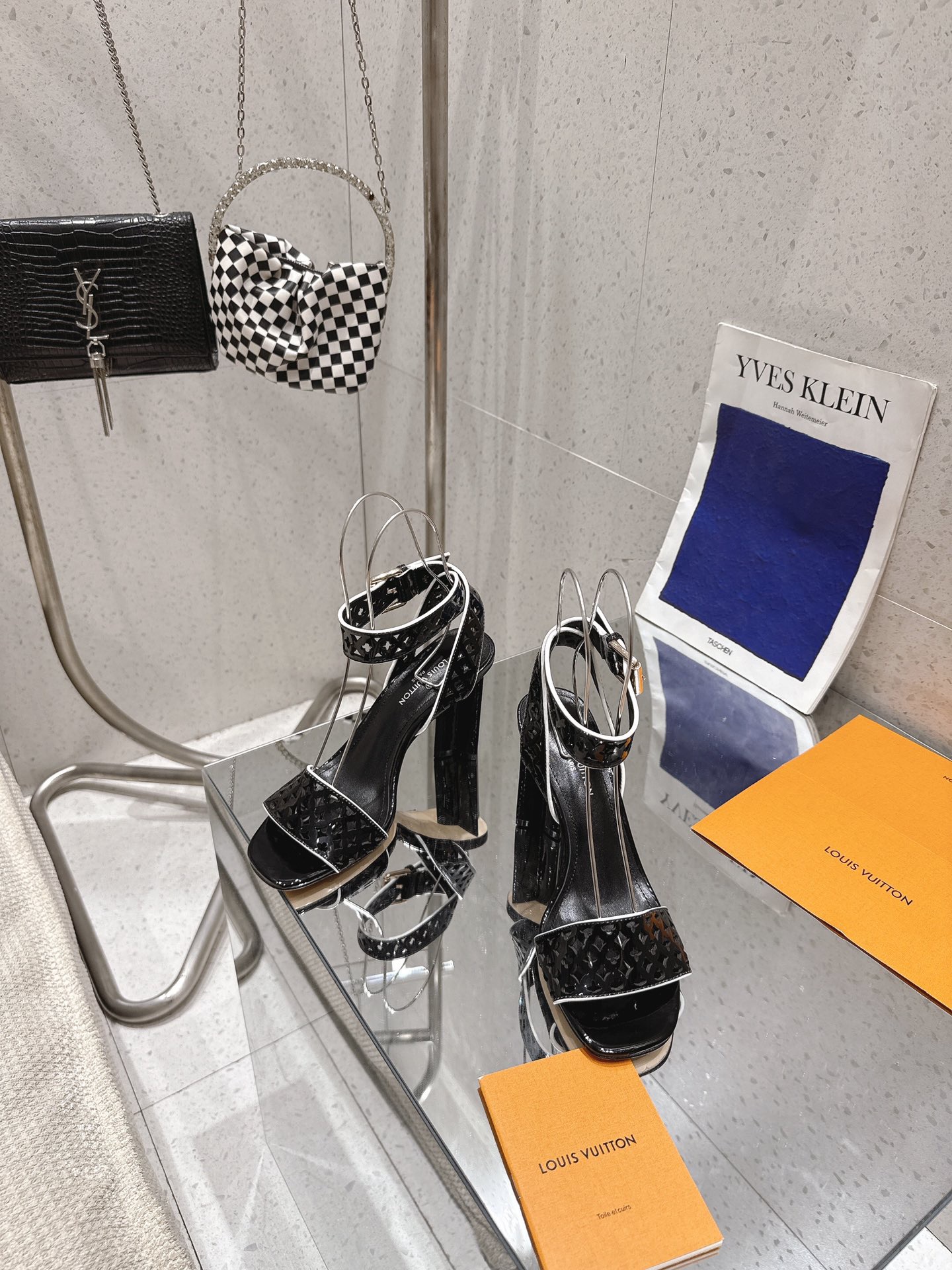 Women L*ouis V*uitton Top Sandals