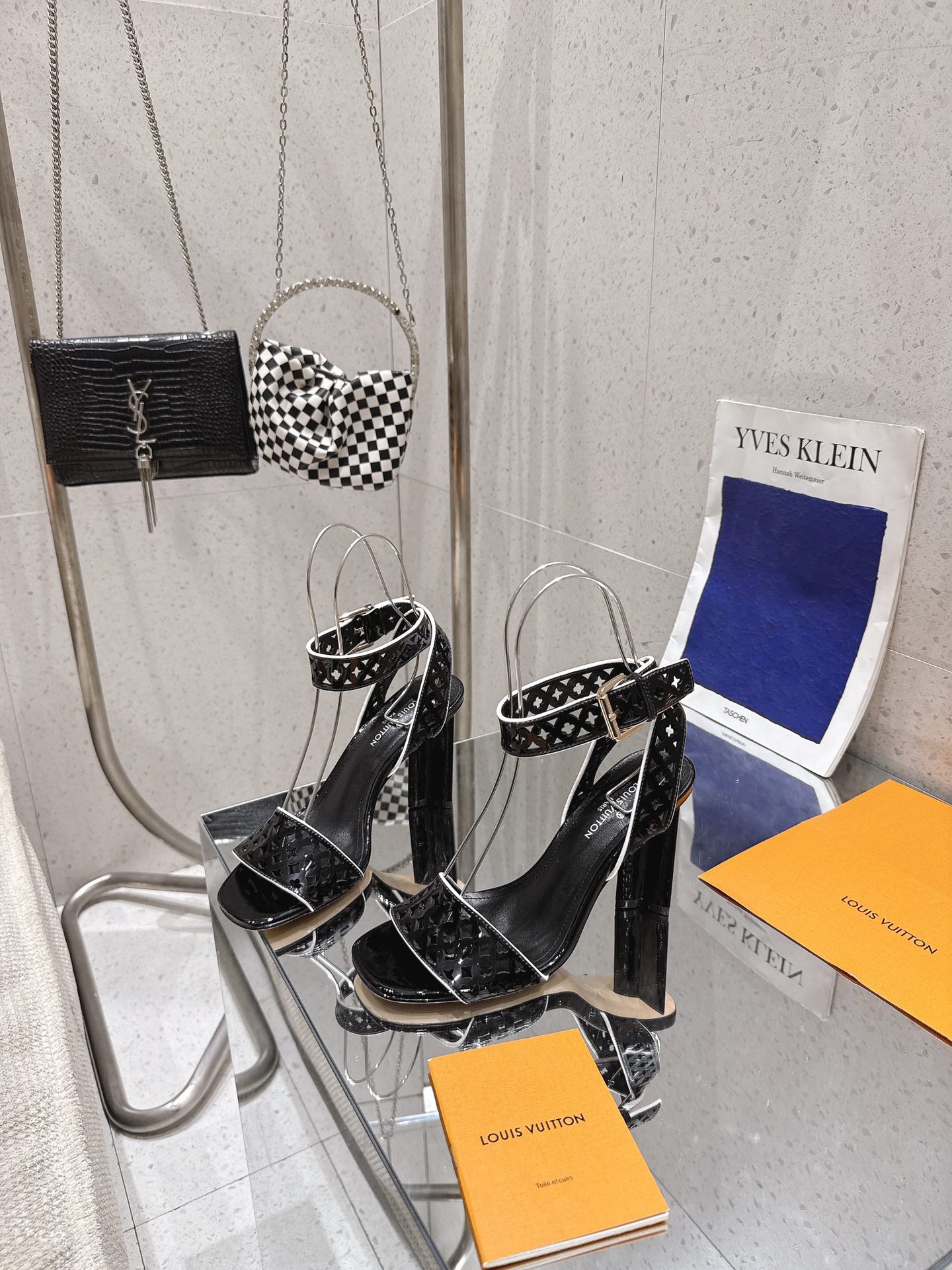 Women L*ouis V*uitton Top Sandals