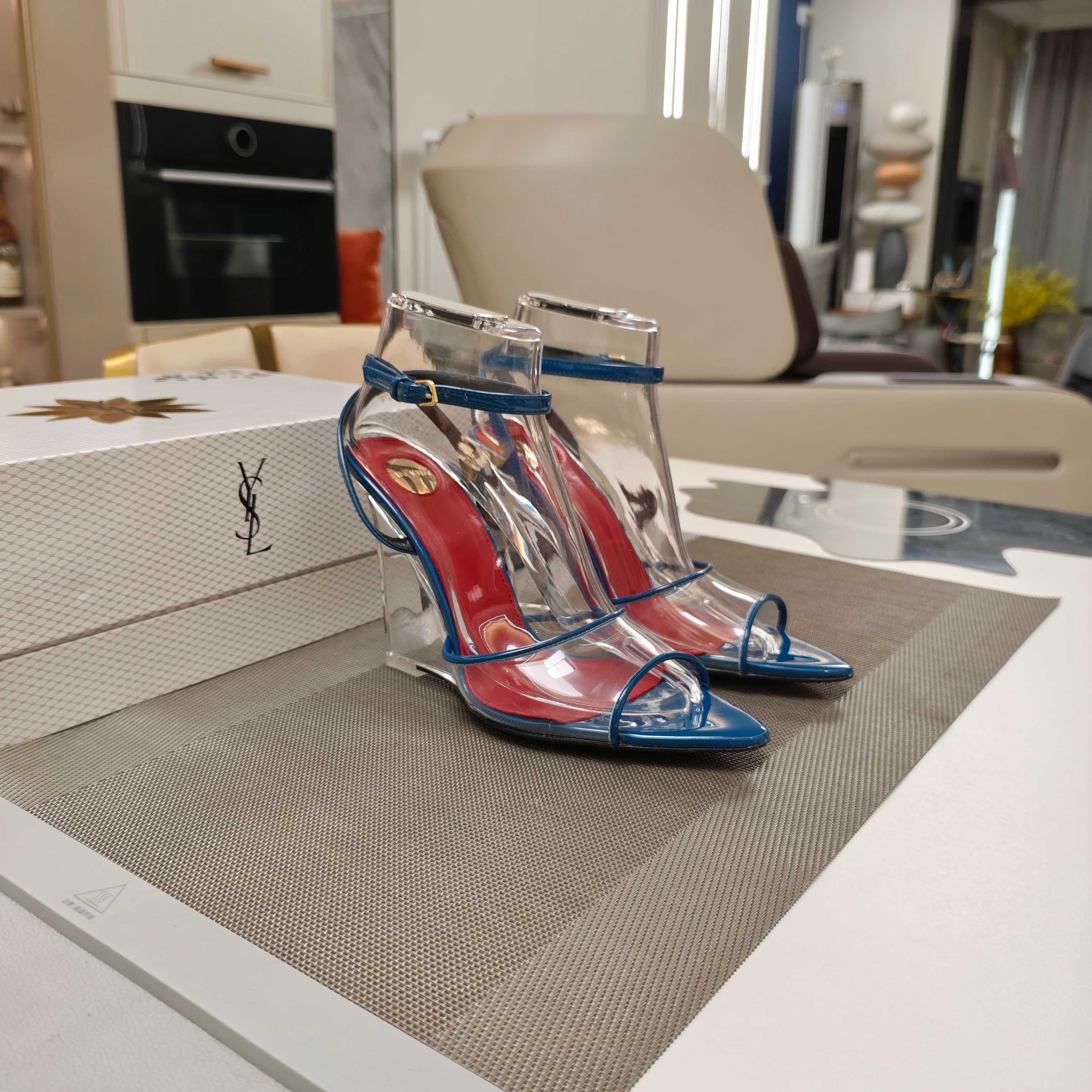 Women Y*SL Top Pumps