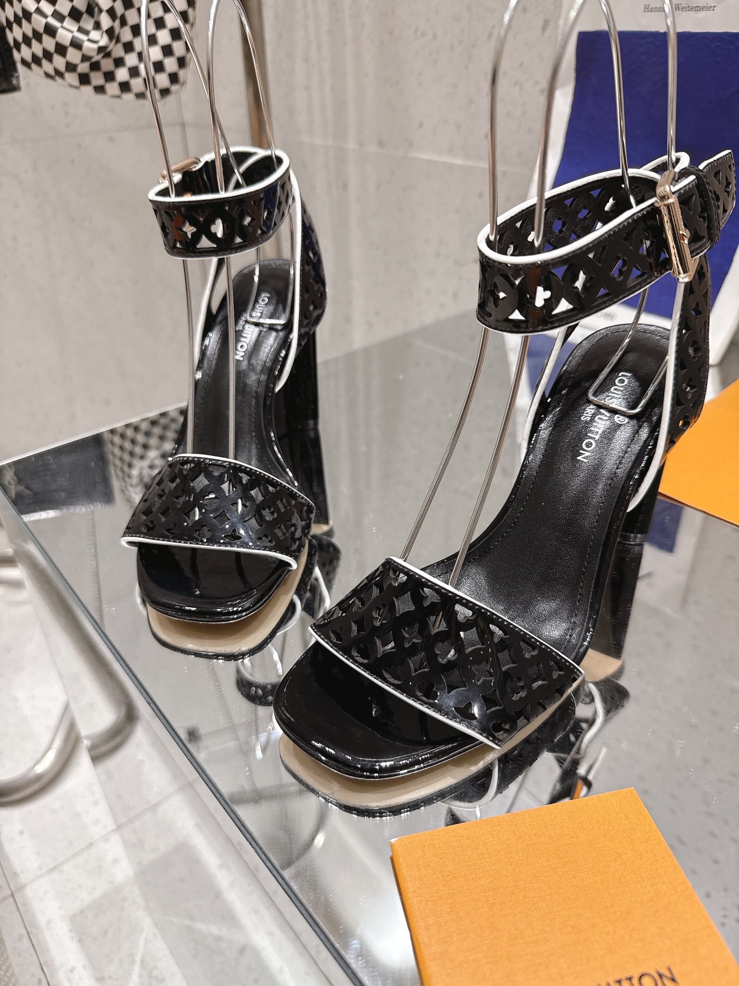 Women L*ouis V*uitton Top Sandals