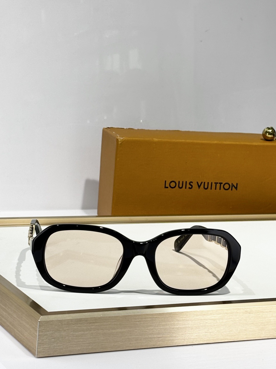 L*ouis V*uitton Glasses