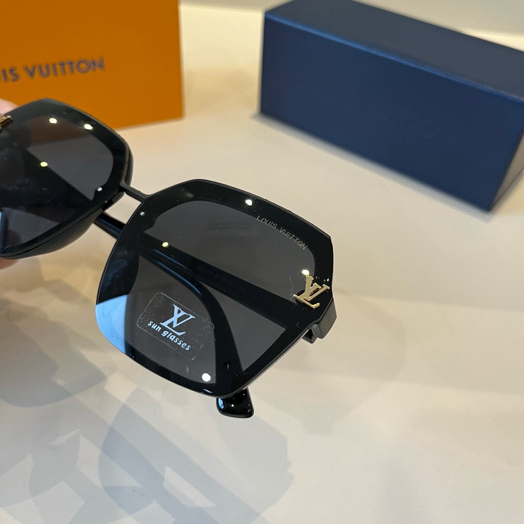 L*ouis V*uitton Glasses