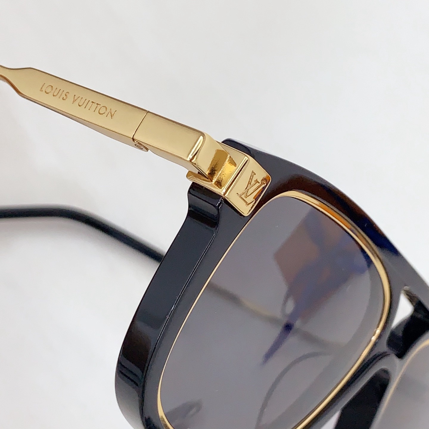 L*ouis V*uitton Glasses