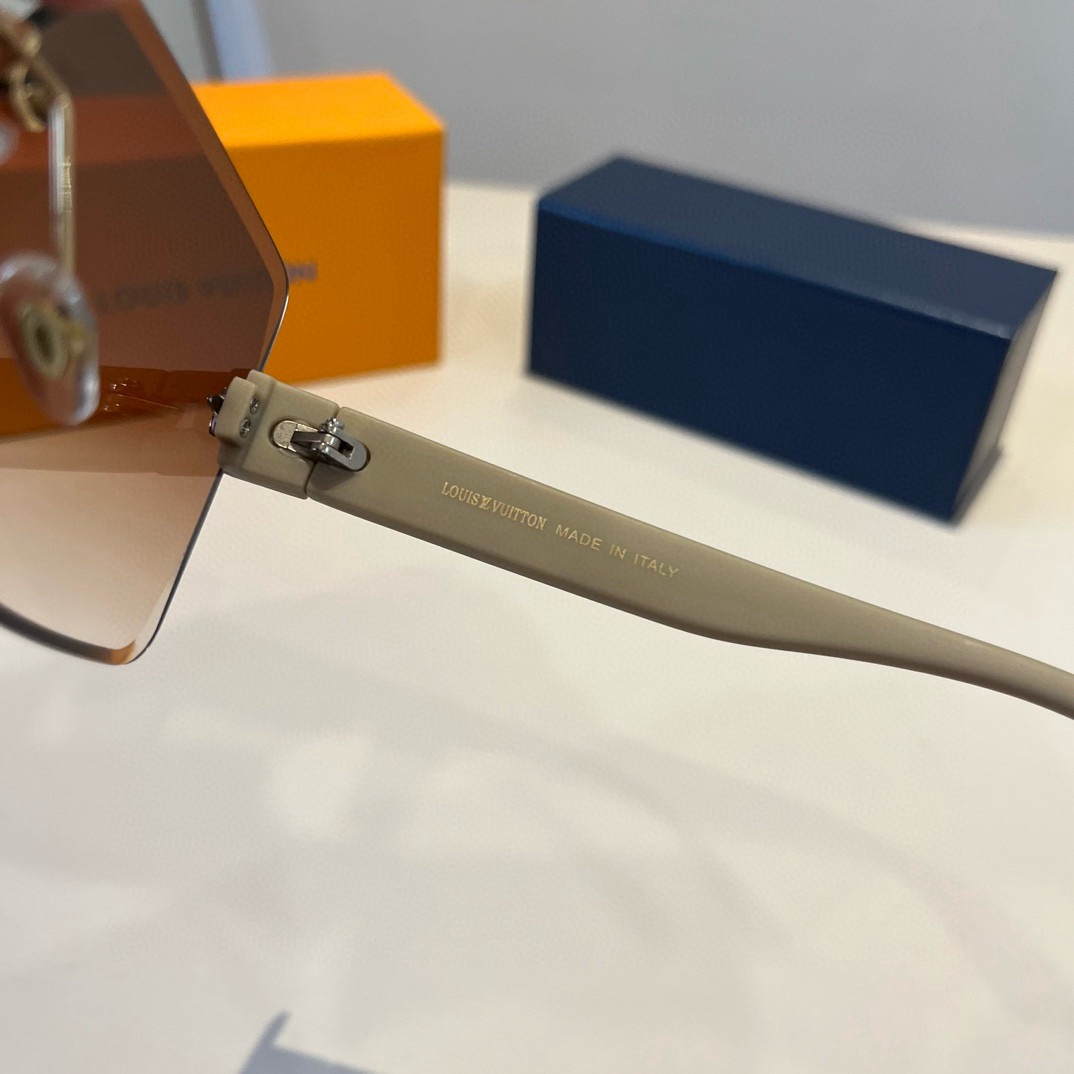 L*ouis V*uitton Glasses