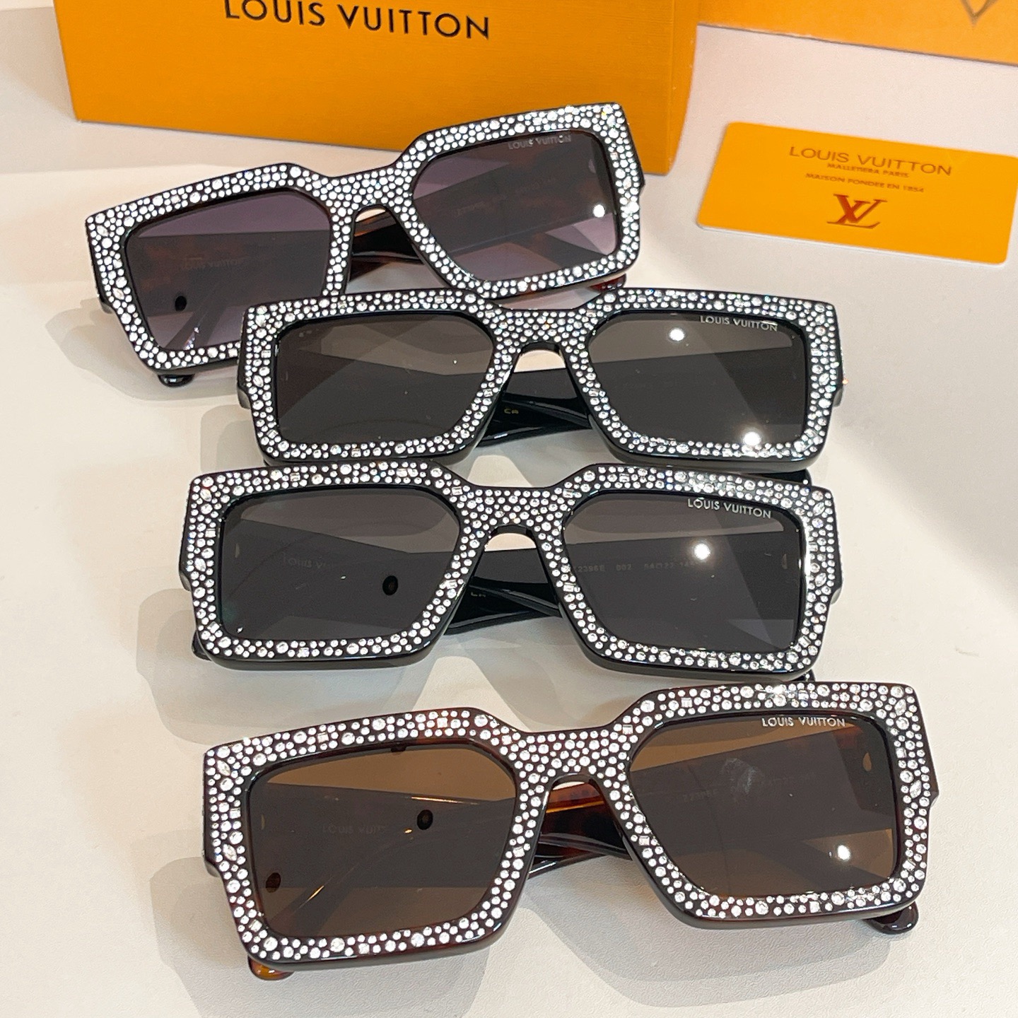 L*ouis V*uitton Glasses