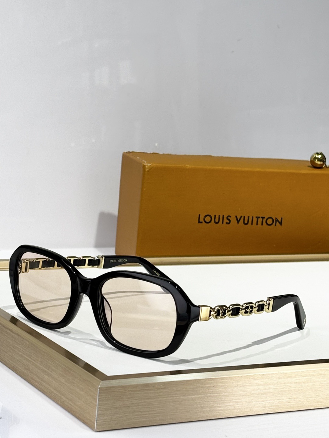L*ouis V*uitton Glasses