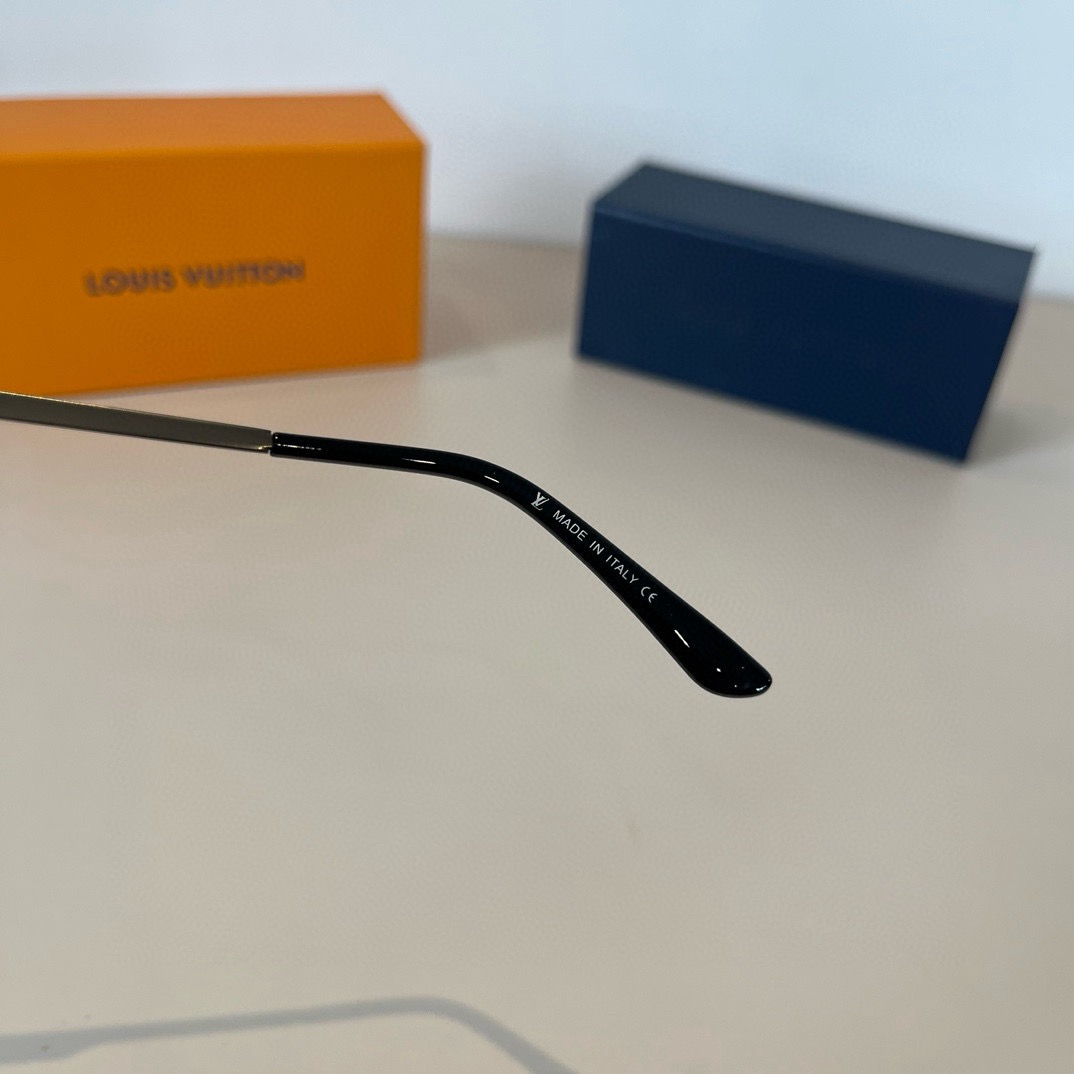 L*ouis V*uitton Glasses