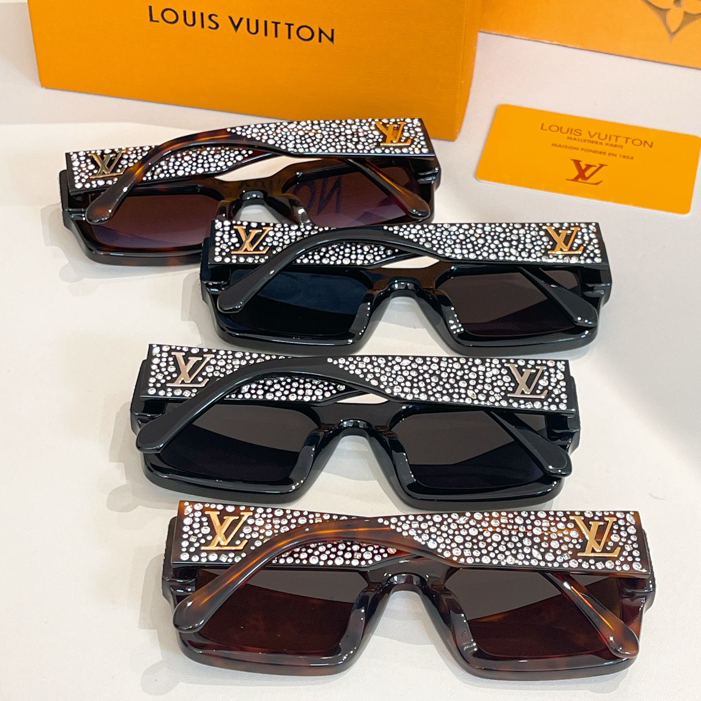 L*ouis V*uitton Glasses
