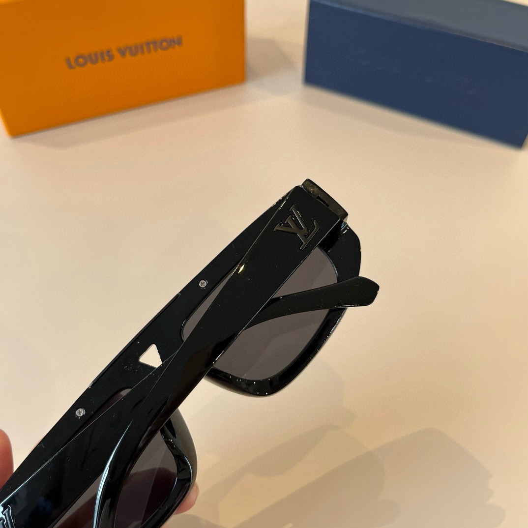 L*ouis V*uitton Glasses