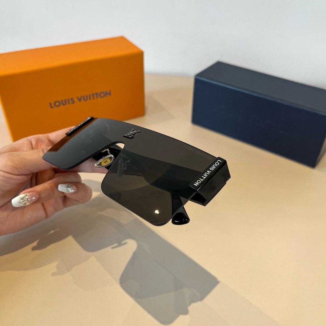 L*ouis V*uitton Glasses