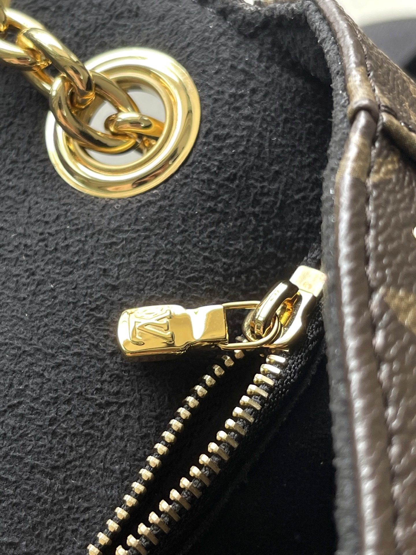 L*ouis V*uitton Top Bag