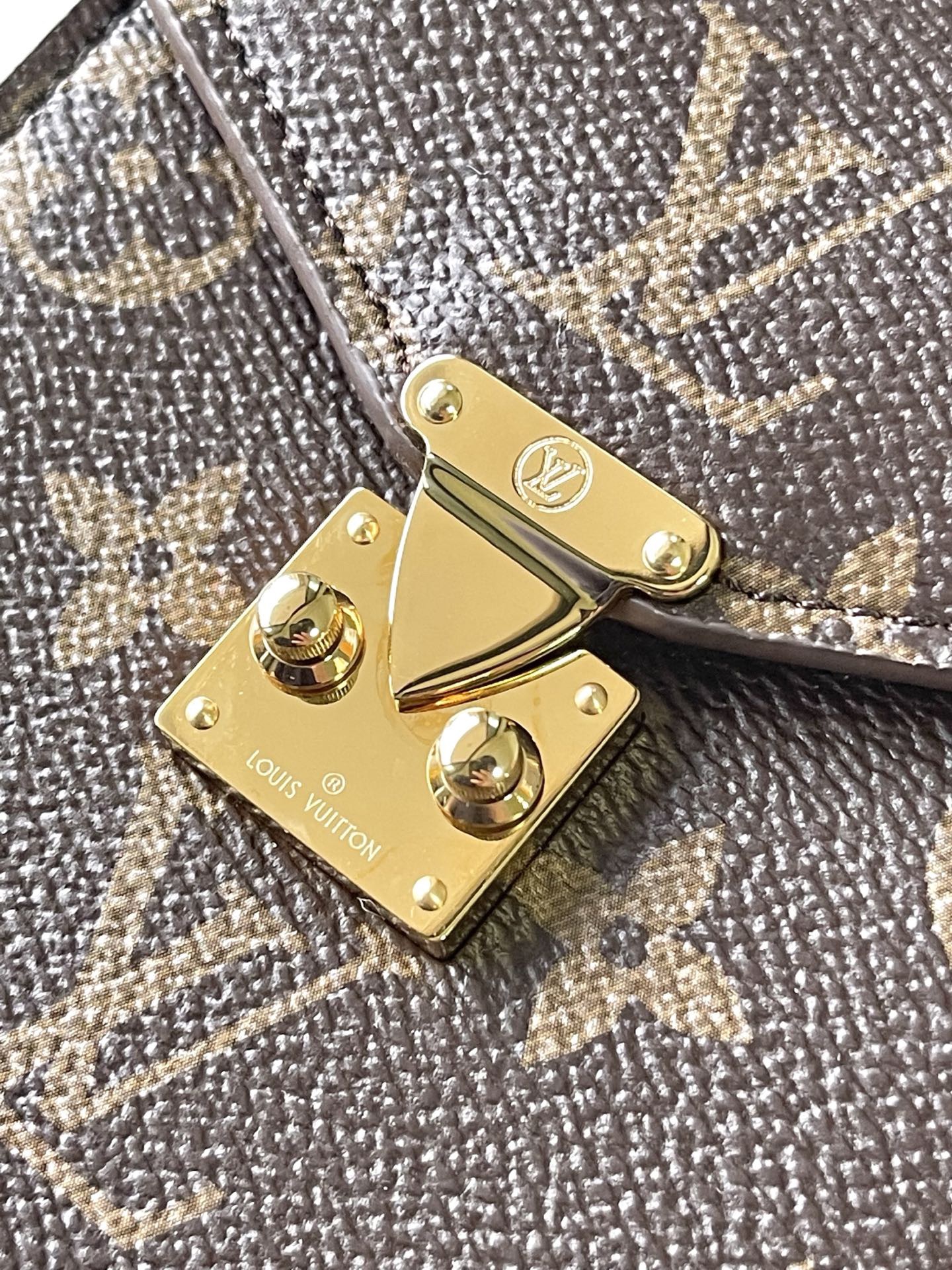 L*ouis V*uitton Top Bag