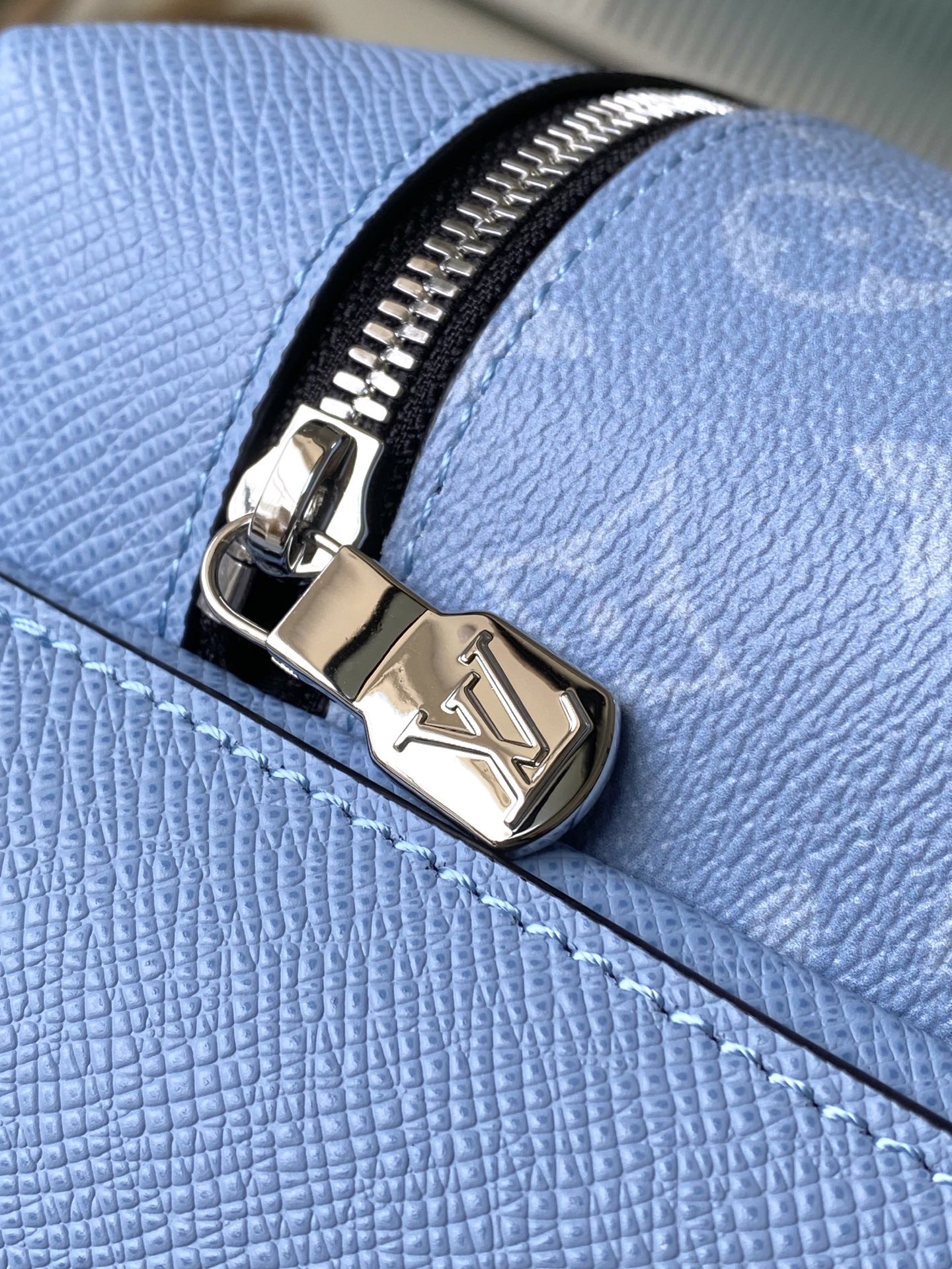 L*ouis V*uitton Top Bag