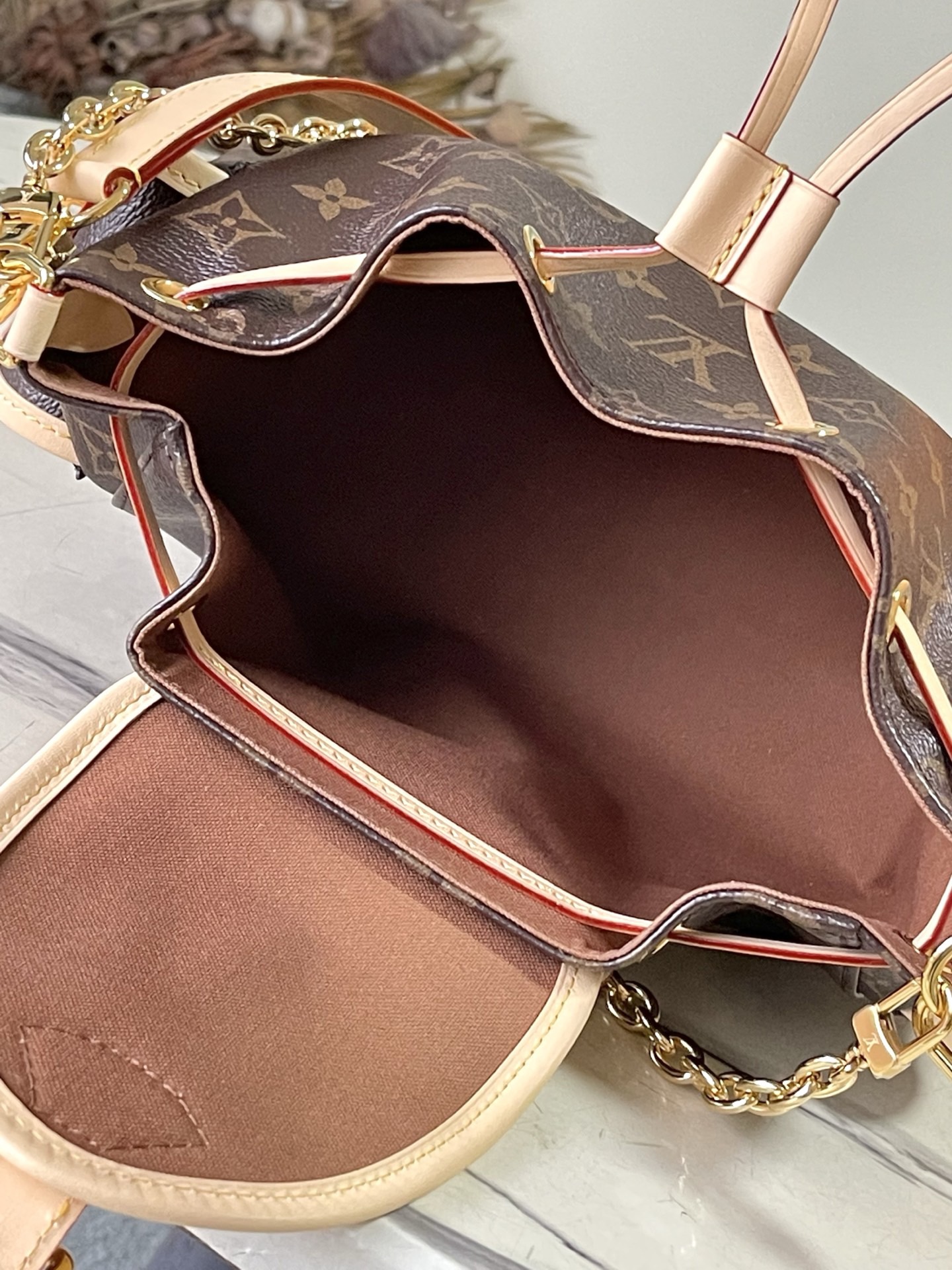 L*ouis V*uitton Top Bag