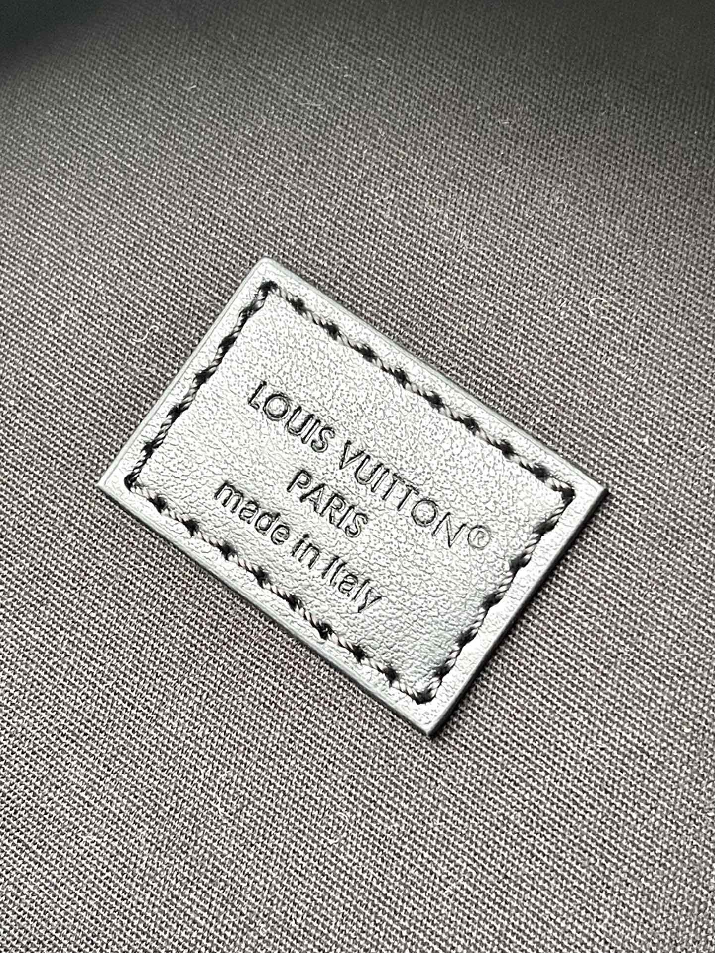 L*ouis V*uitton Top Bag