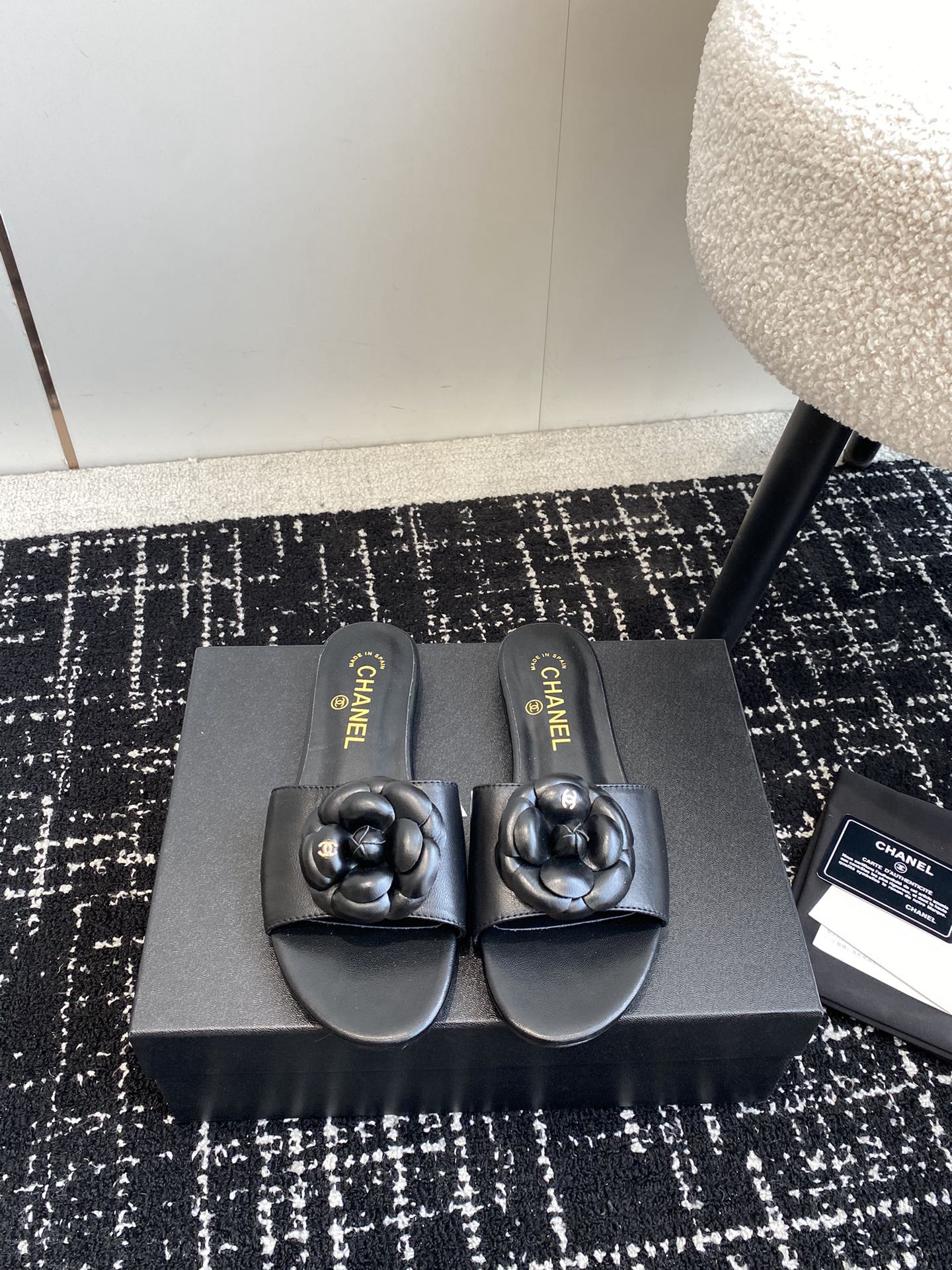 Women Top Quality C*hanel shoes