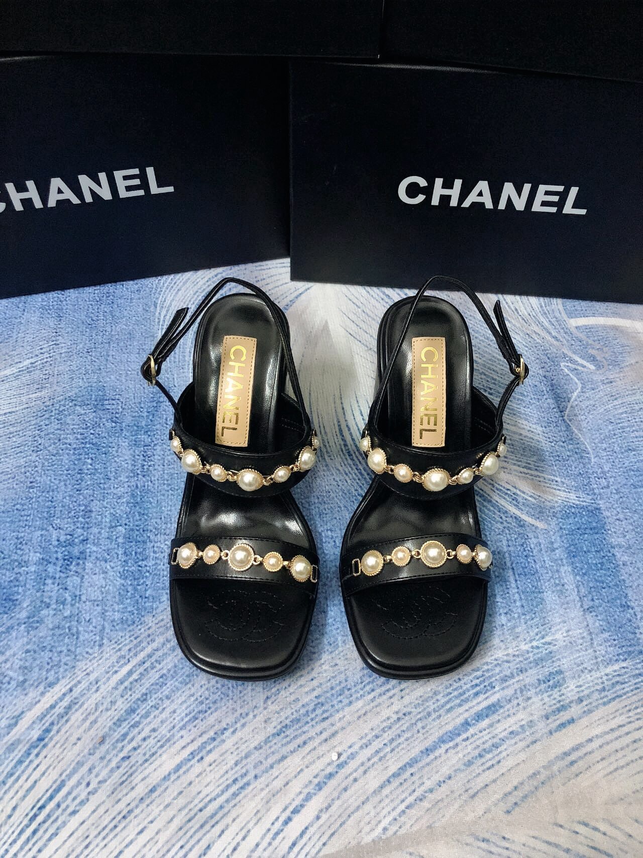 Women Top Quality C*hanel shoes