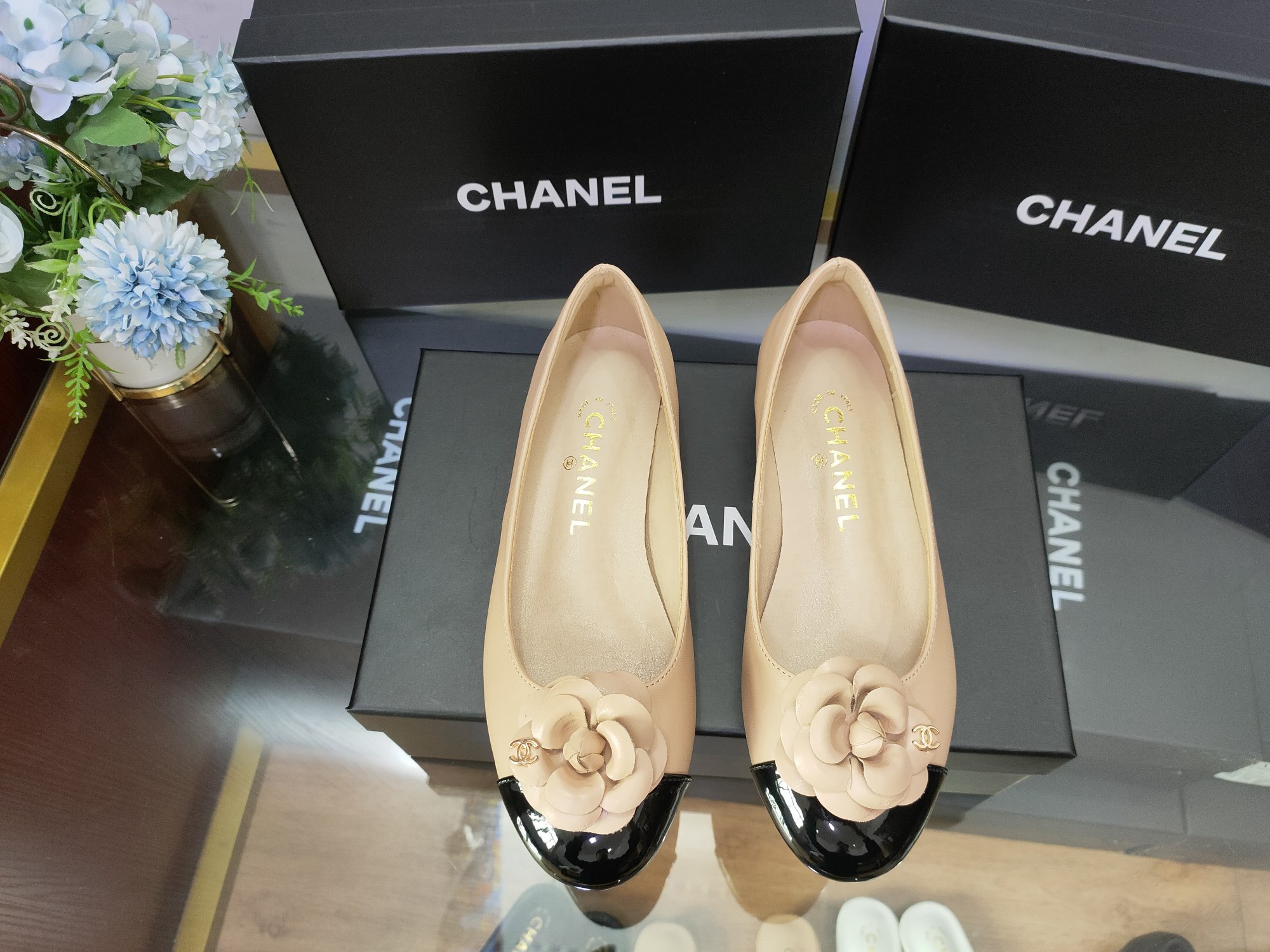 Women Top Quality C*hanel shoes