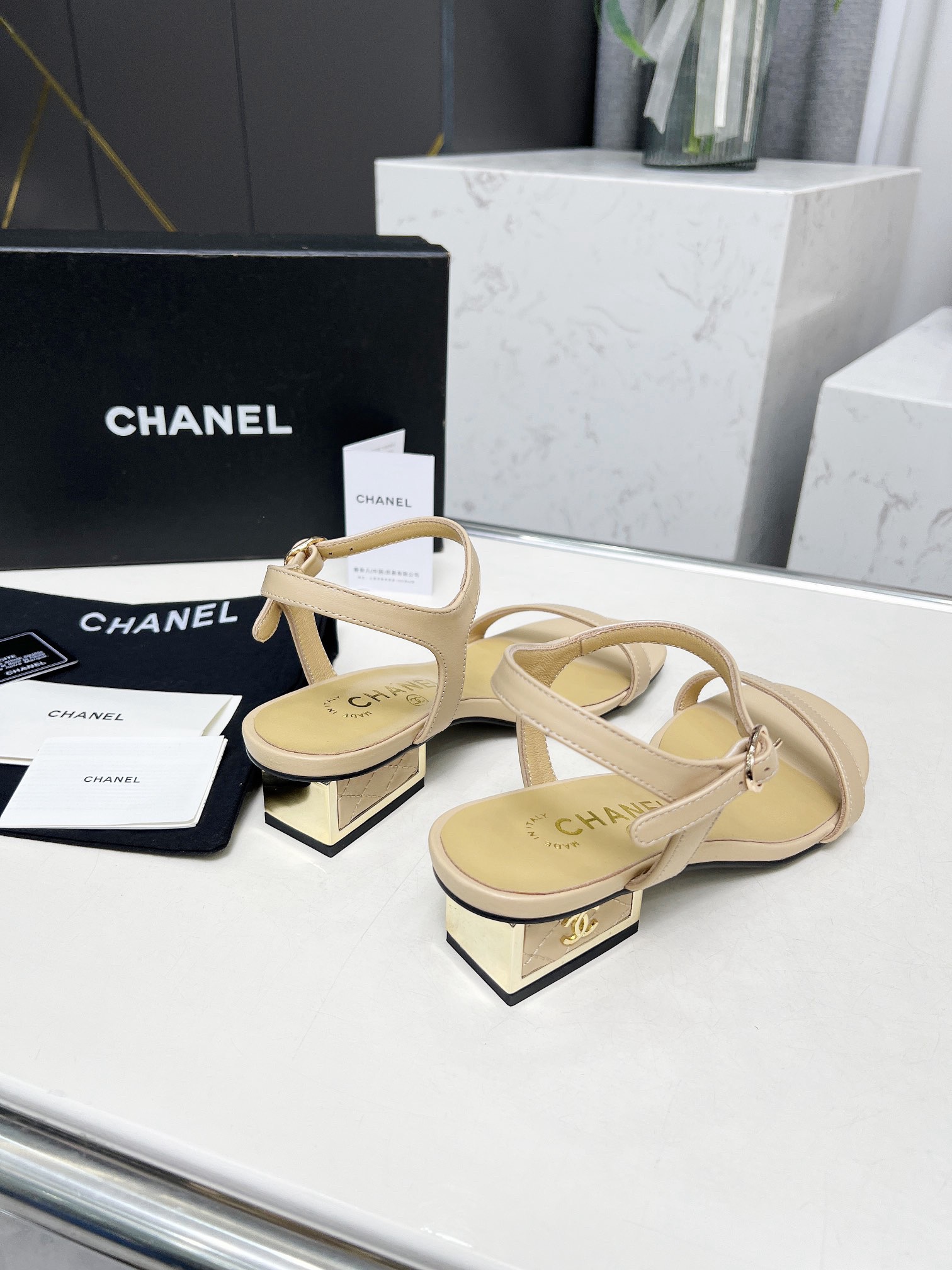 Women Top Quality C*hanel shoes