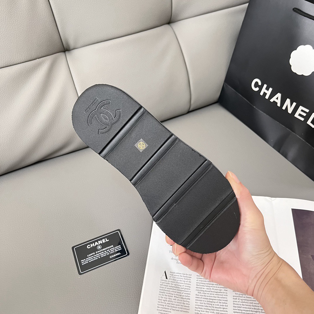 Women Top Quality C*hanel shoes