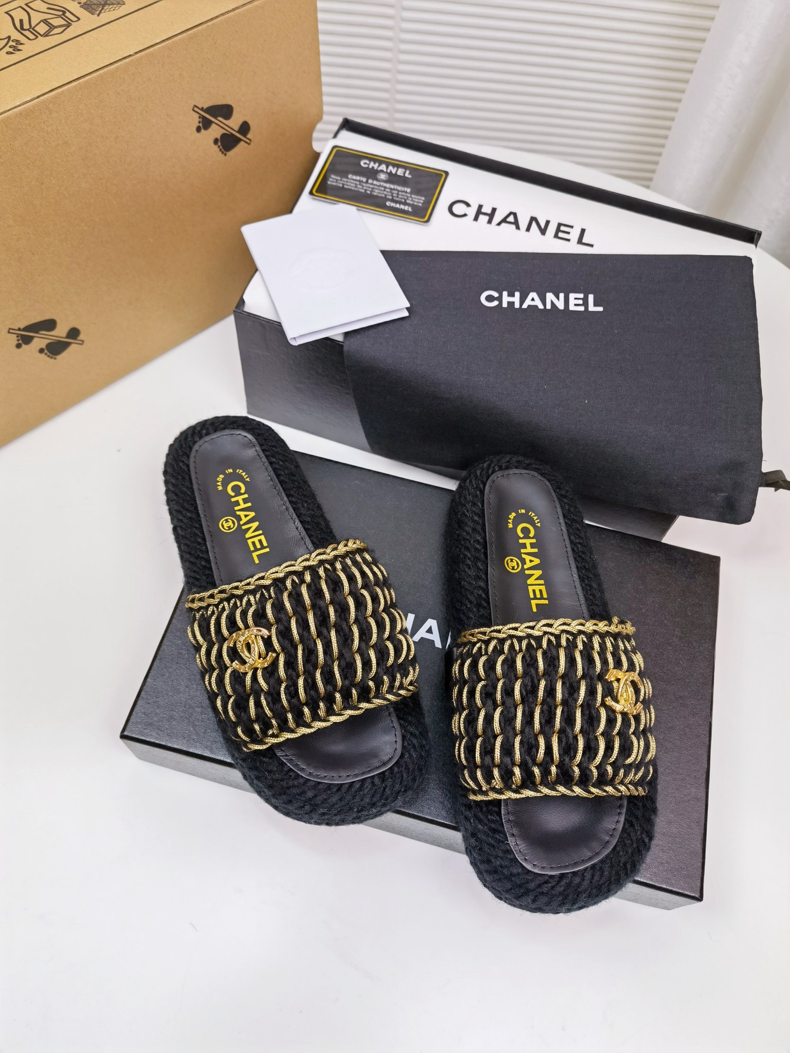 Women Top Quality C*hanel shoes