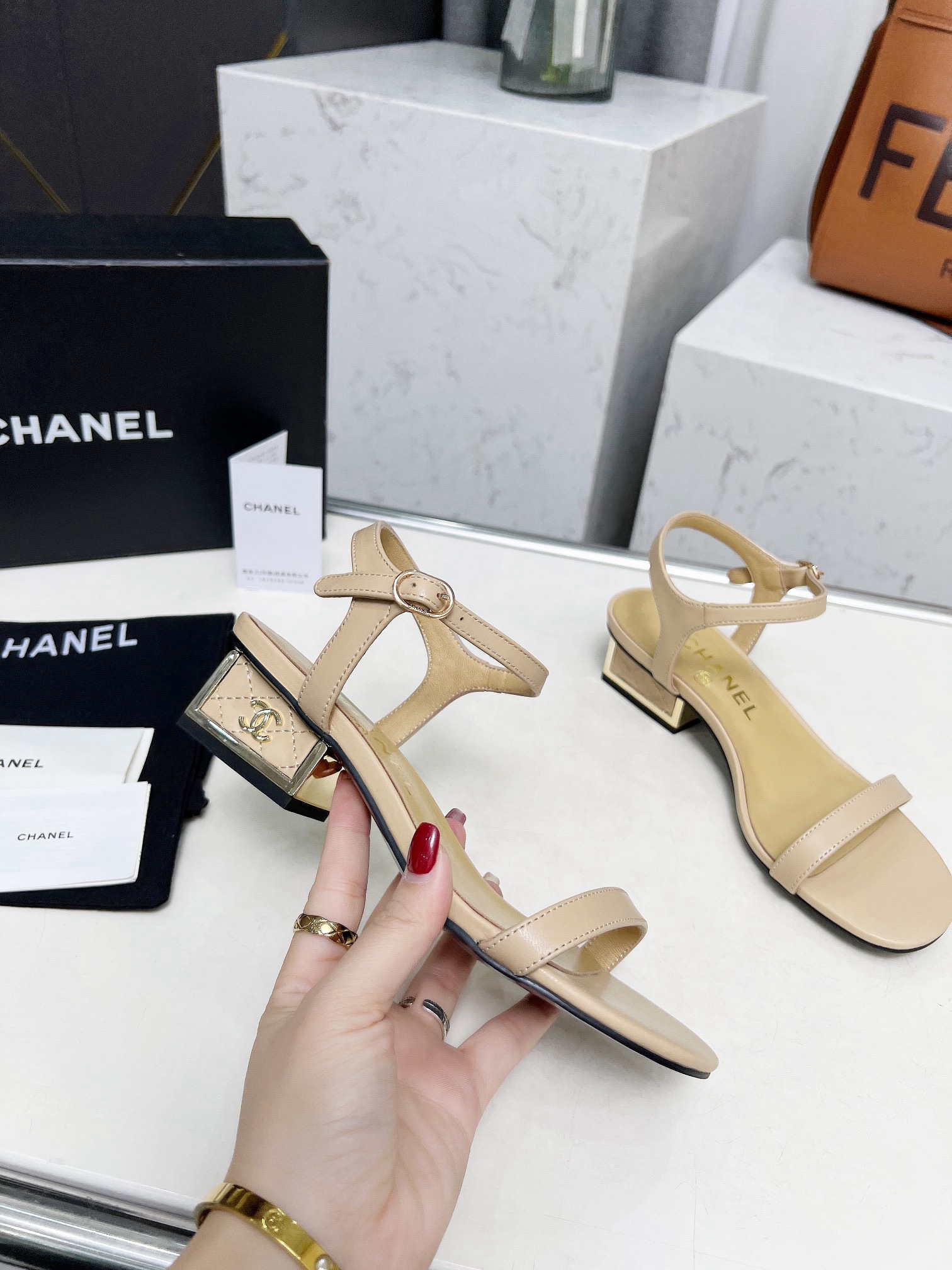 Women Top Quality C*hanel shoes