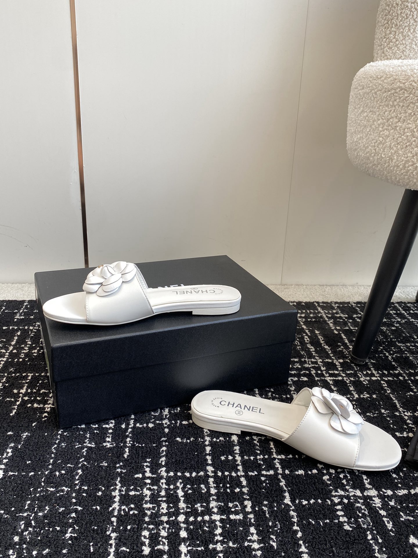 Women Top Quality C*hanel shoes