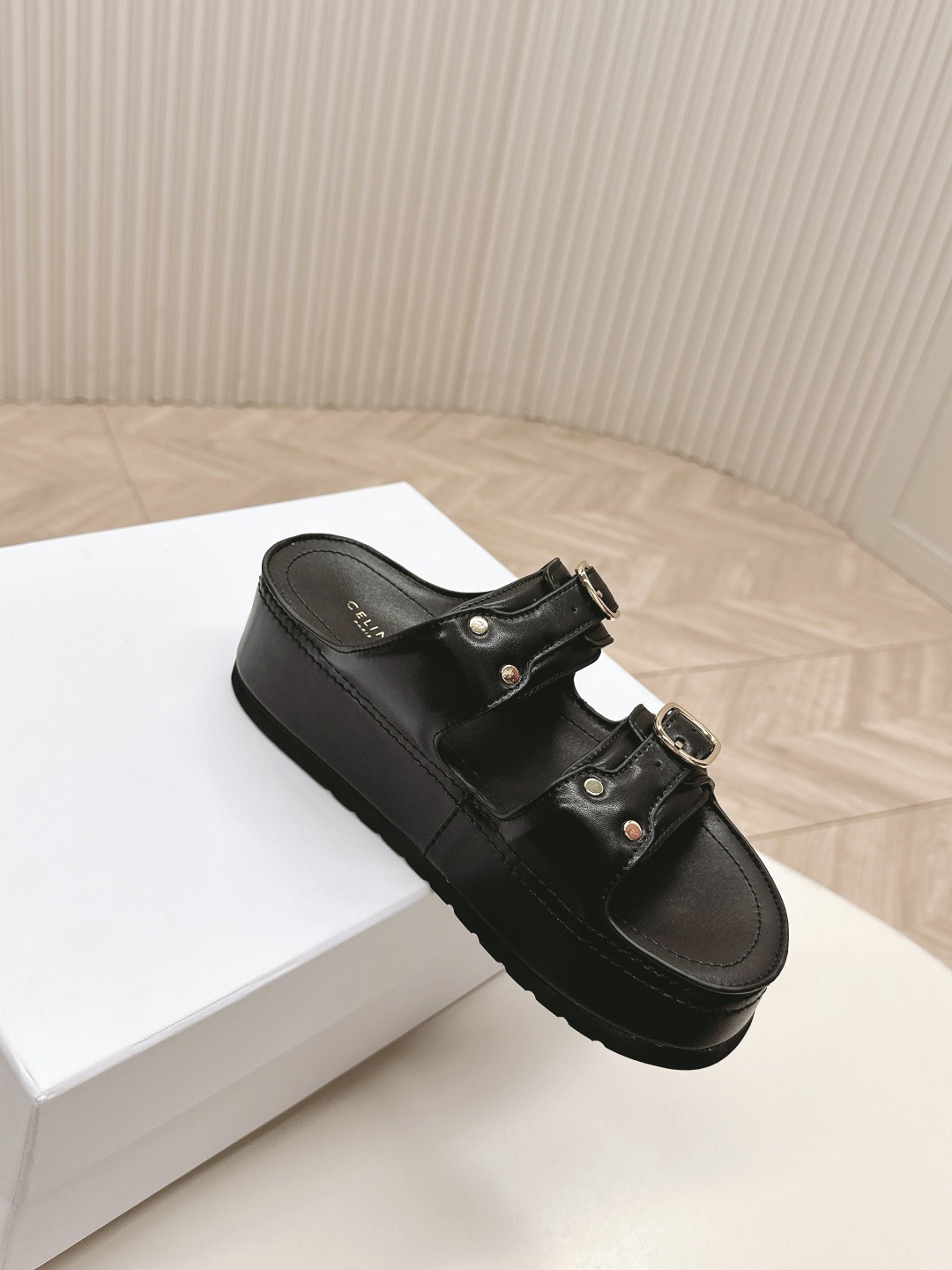 Women Top Quality C*eline shoes