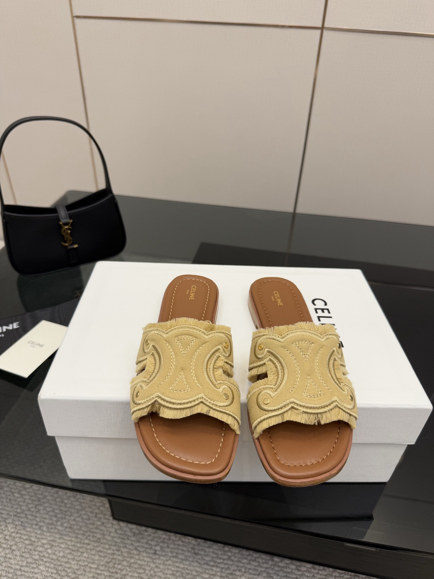 Women Top Quality C*eline shoes