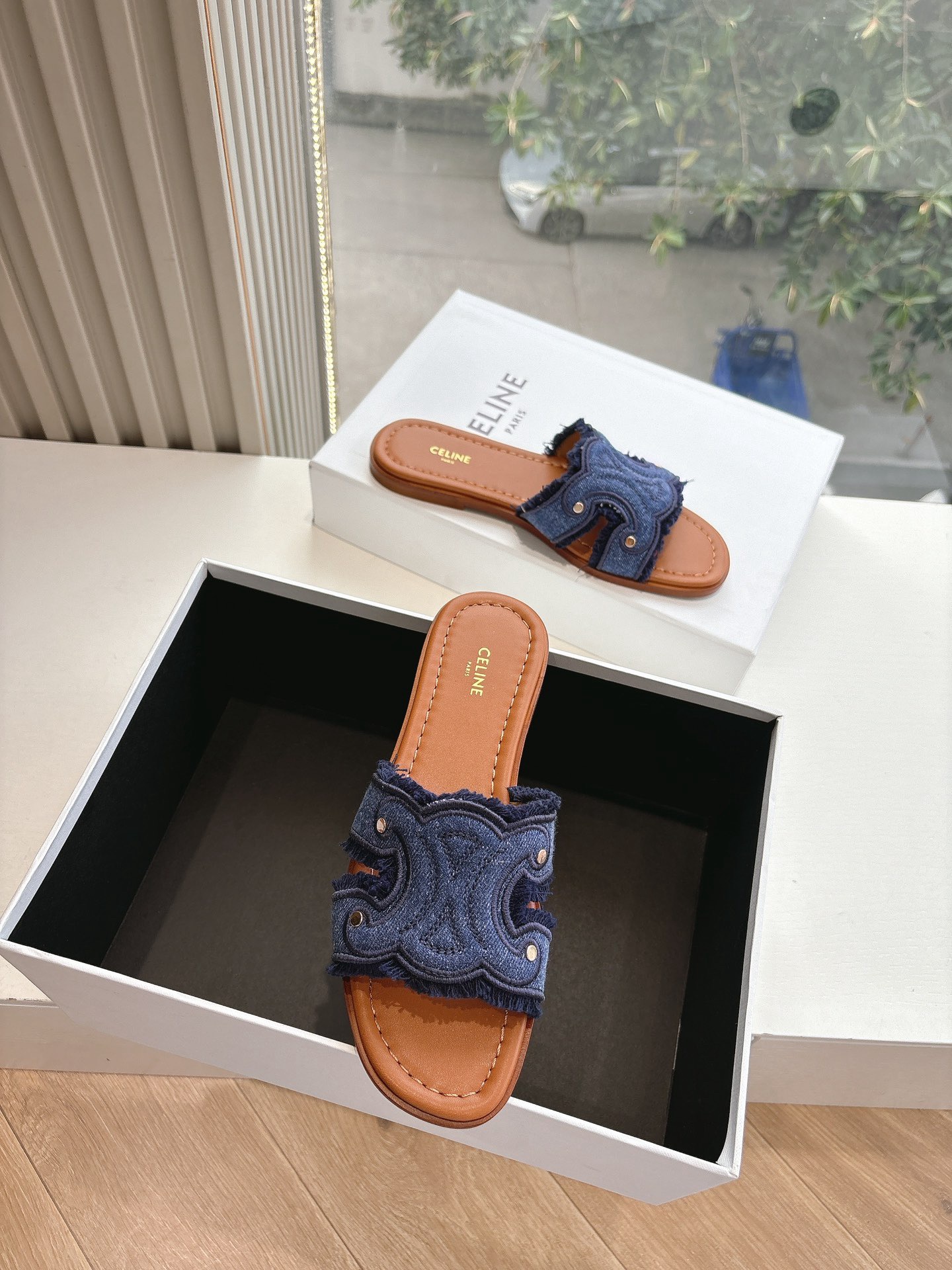 Women Top Quality C*eline shoes