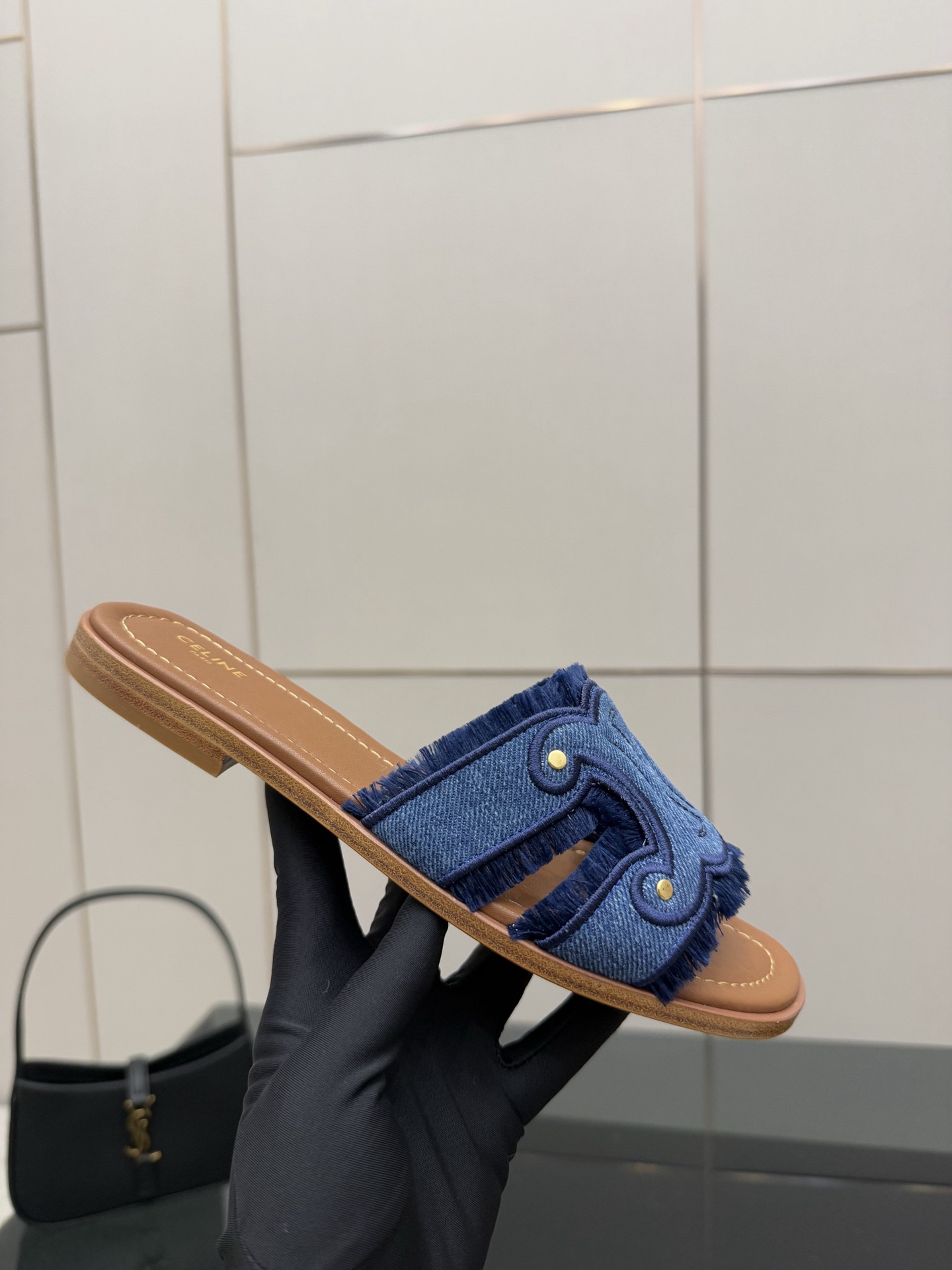 Women Top Quality C*eline shoes