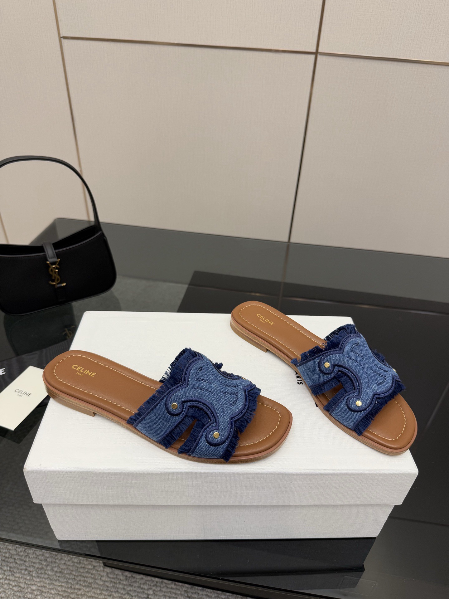 Women Top Quality C*eline shoes