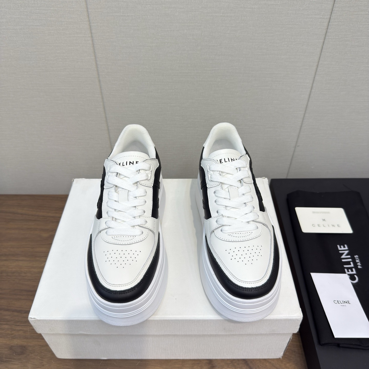 Women Top Quality C*eline shoes