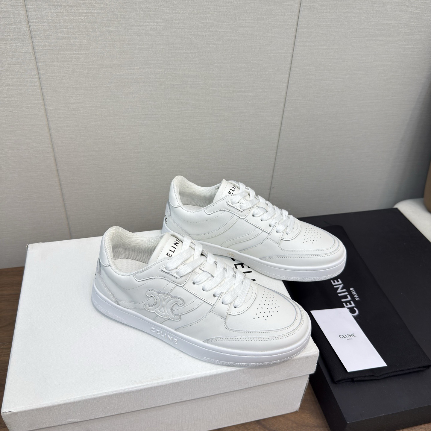 Women Top Quality C*eline shoes