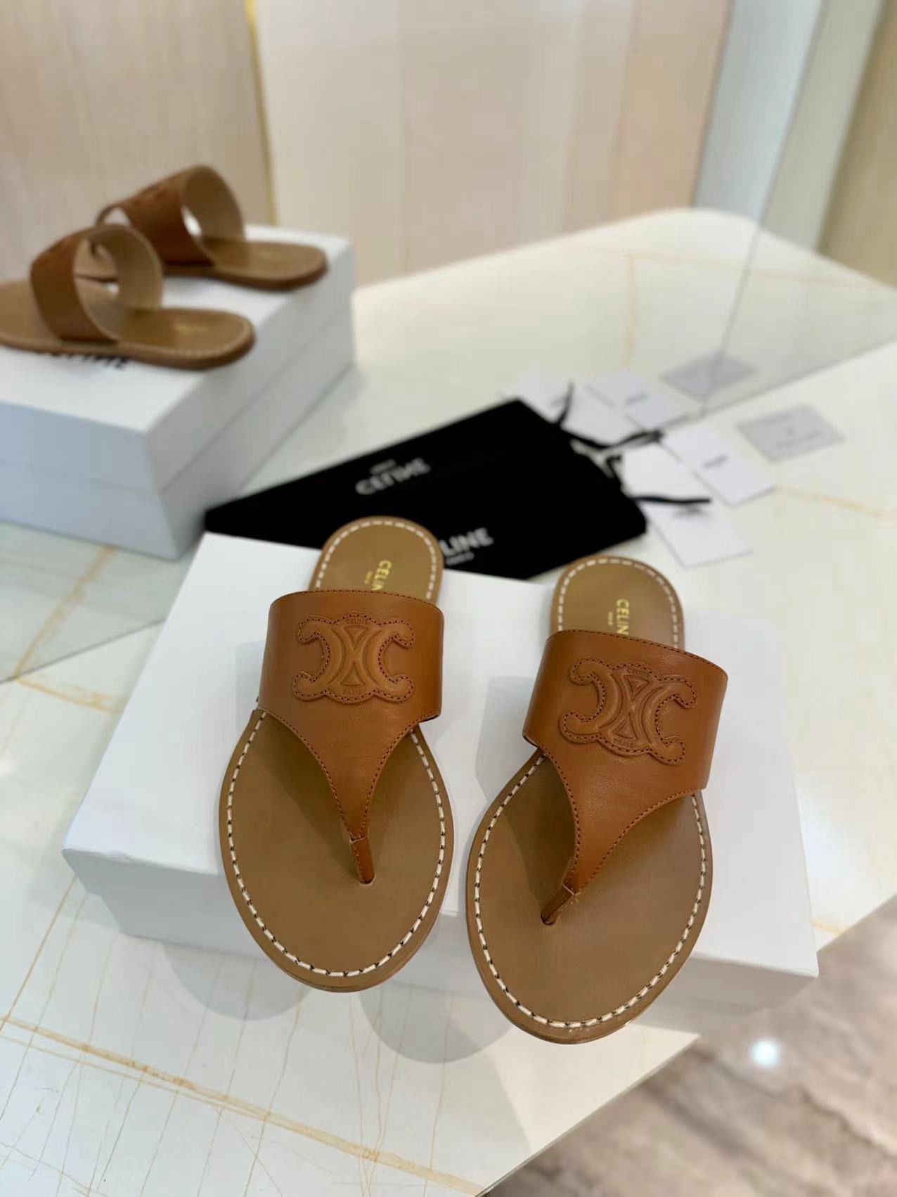 Women Top Quality C*eline shoes