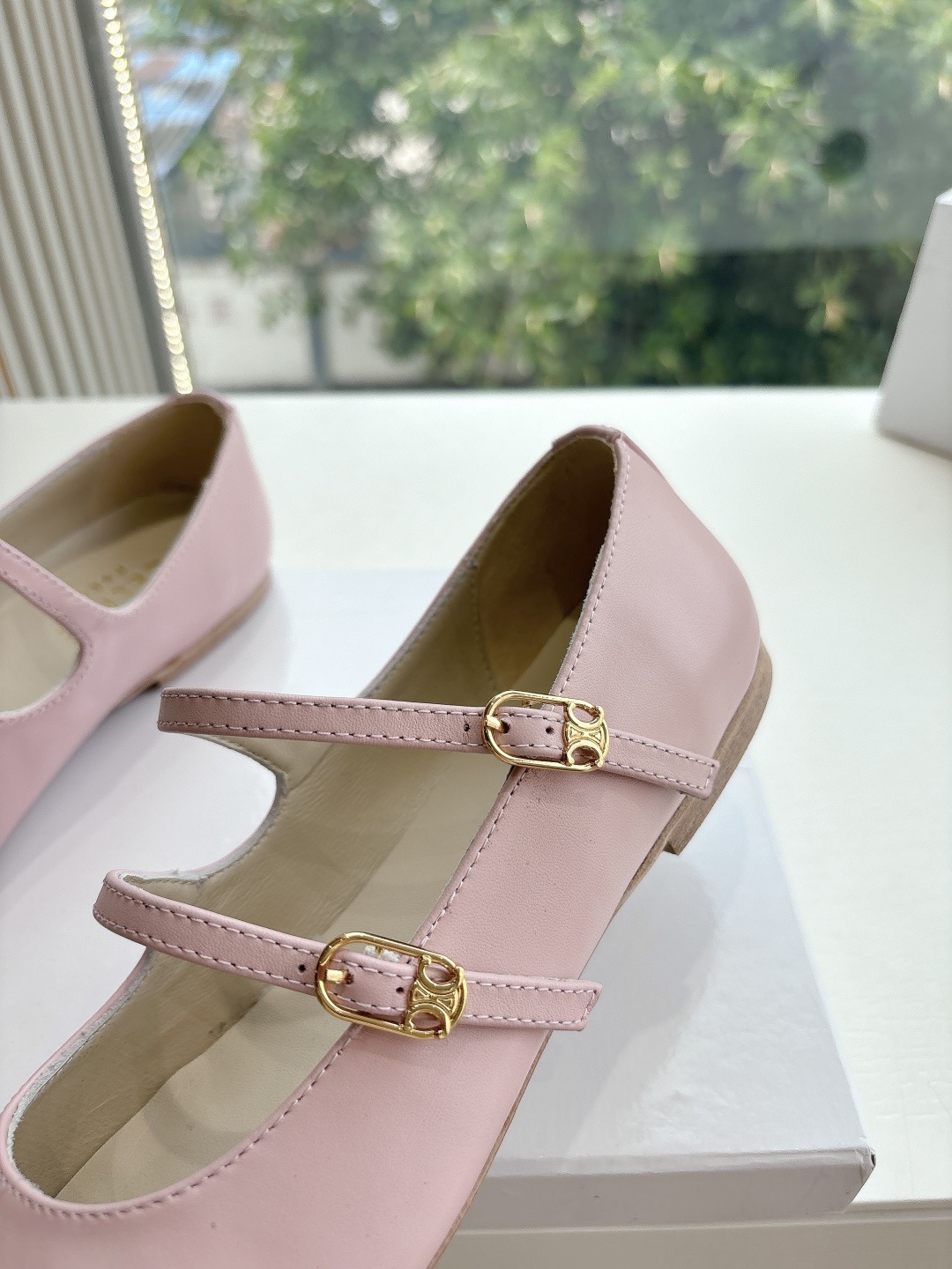 Women Top Quality C*eline shoes