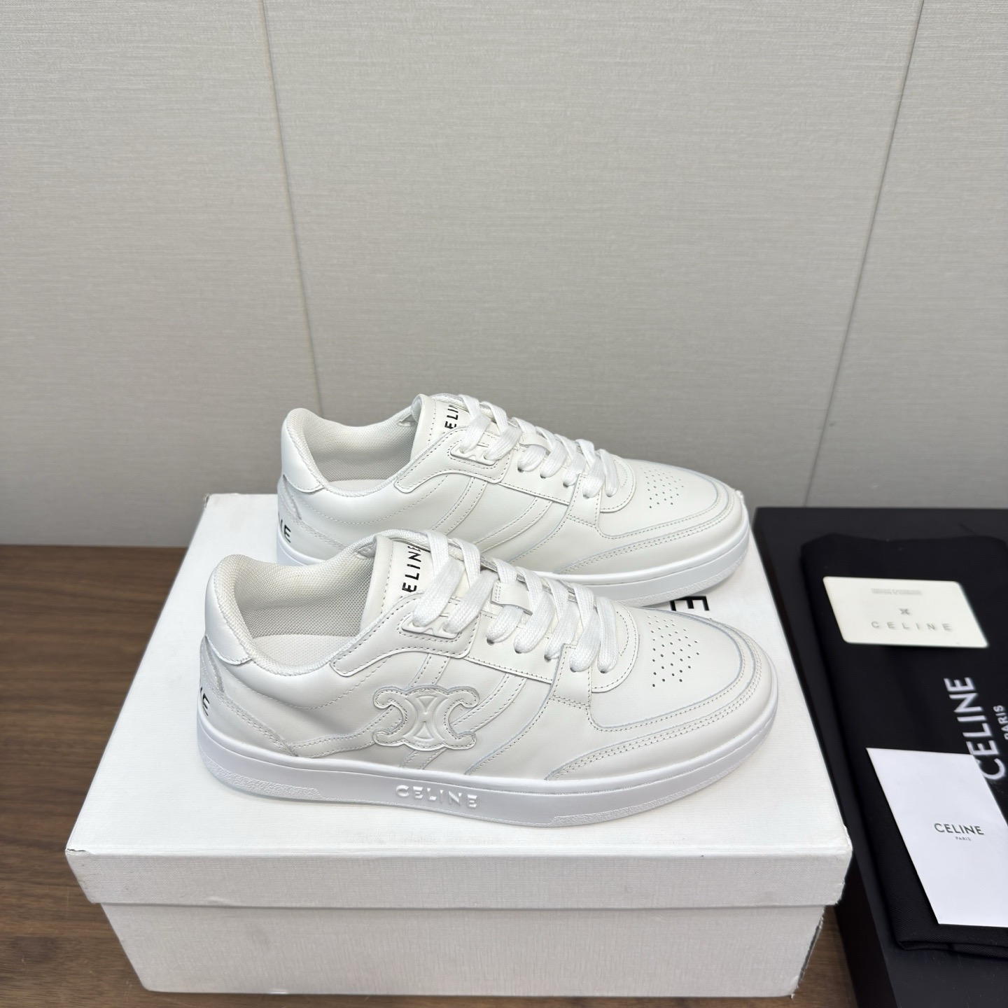 Women Top Quality C*eline shoes