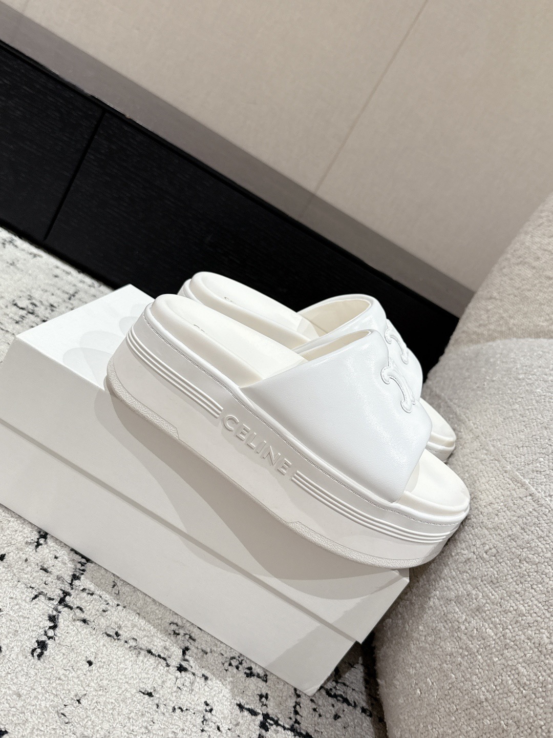 Women Top Quality C*eline shoes