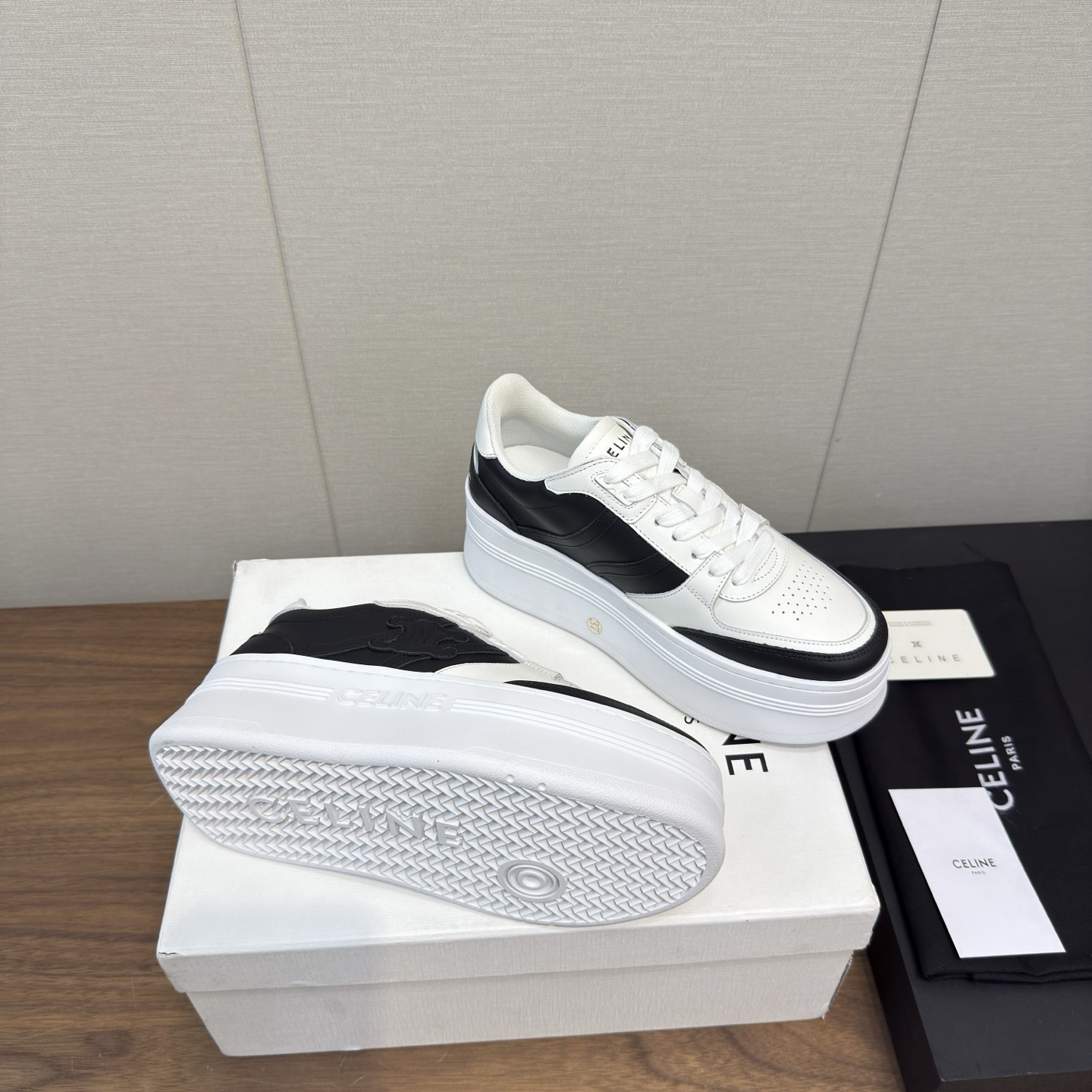 Women Top Quality C*eline shoes