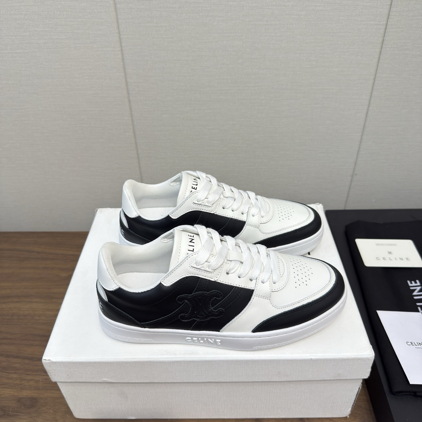 Women Top Quality C*eline shoes