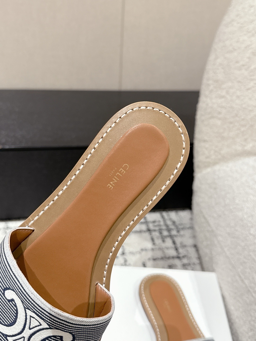 Women Top Quality C*eline shoes