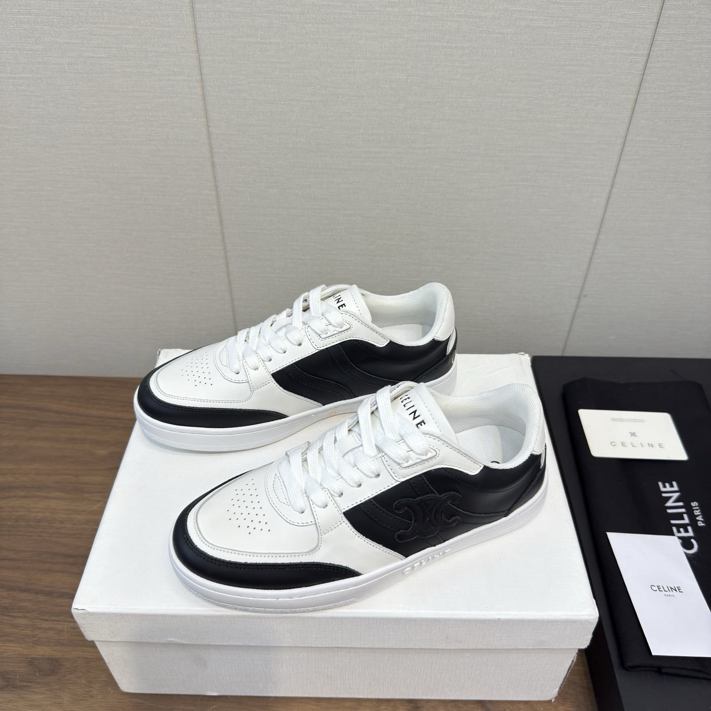 Women Top Quality C*eline shoes