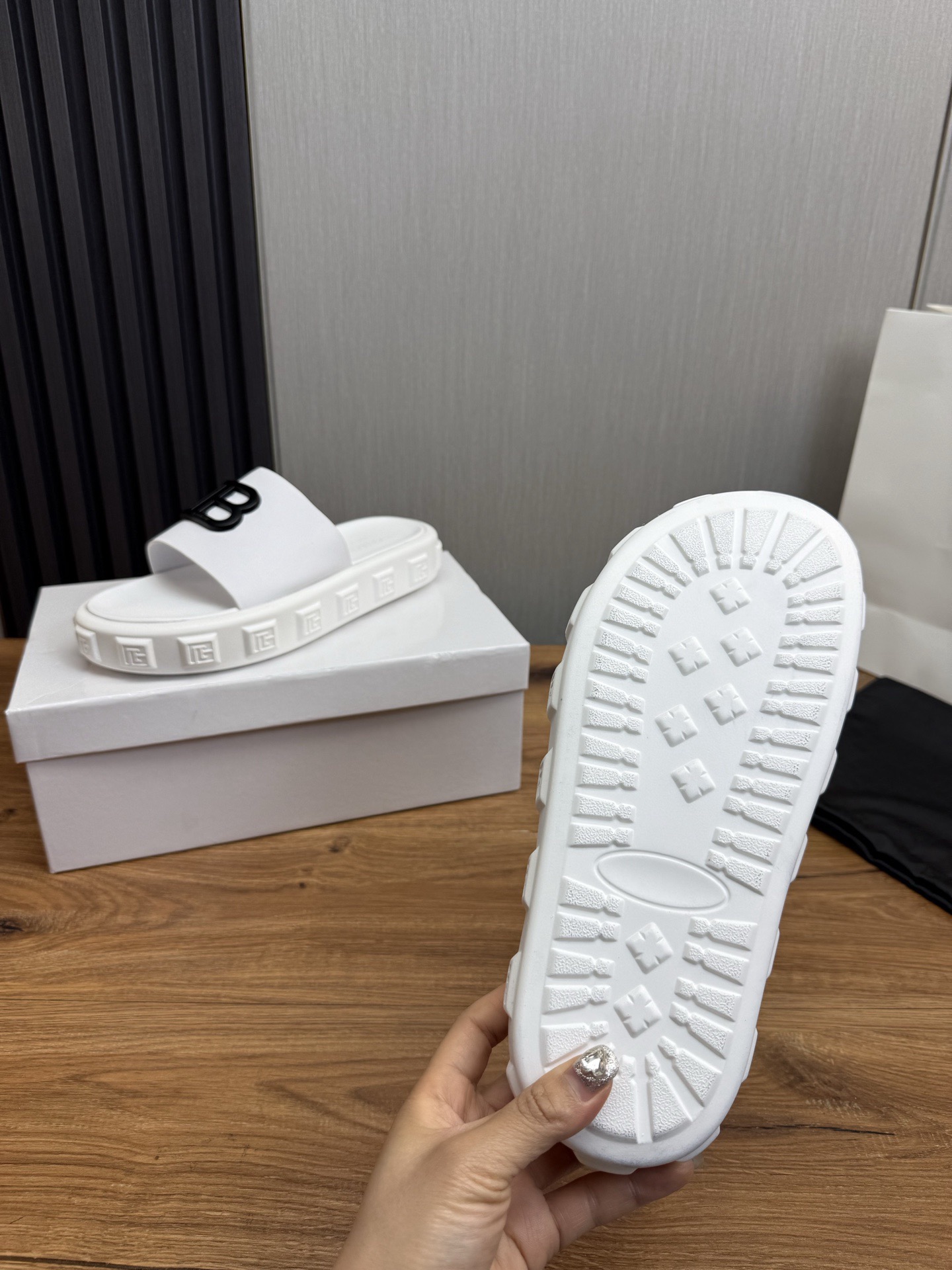 Women Men Top Quality B*almain shoes