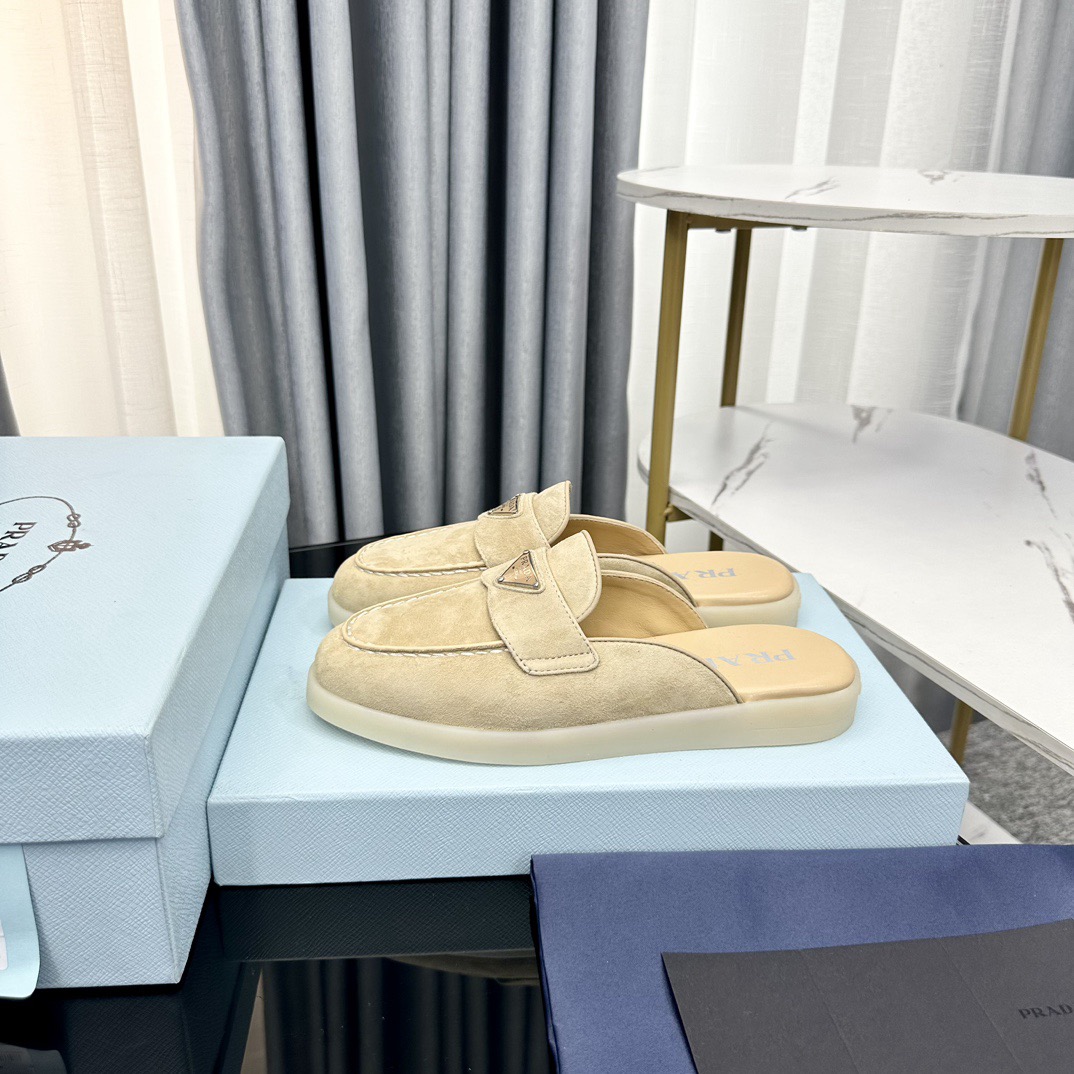 Women Top Quality P*rada shoes