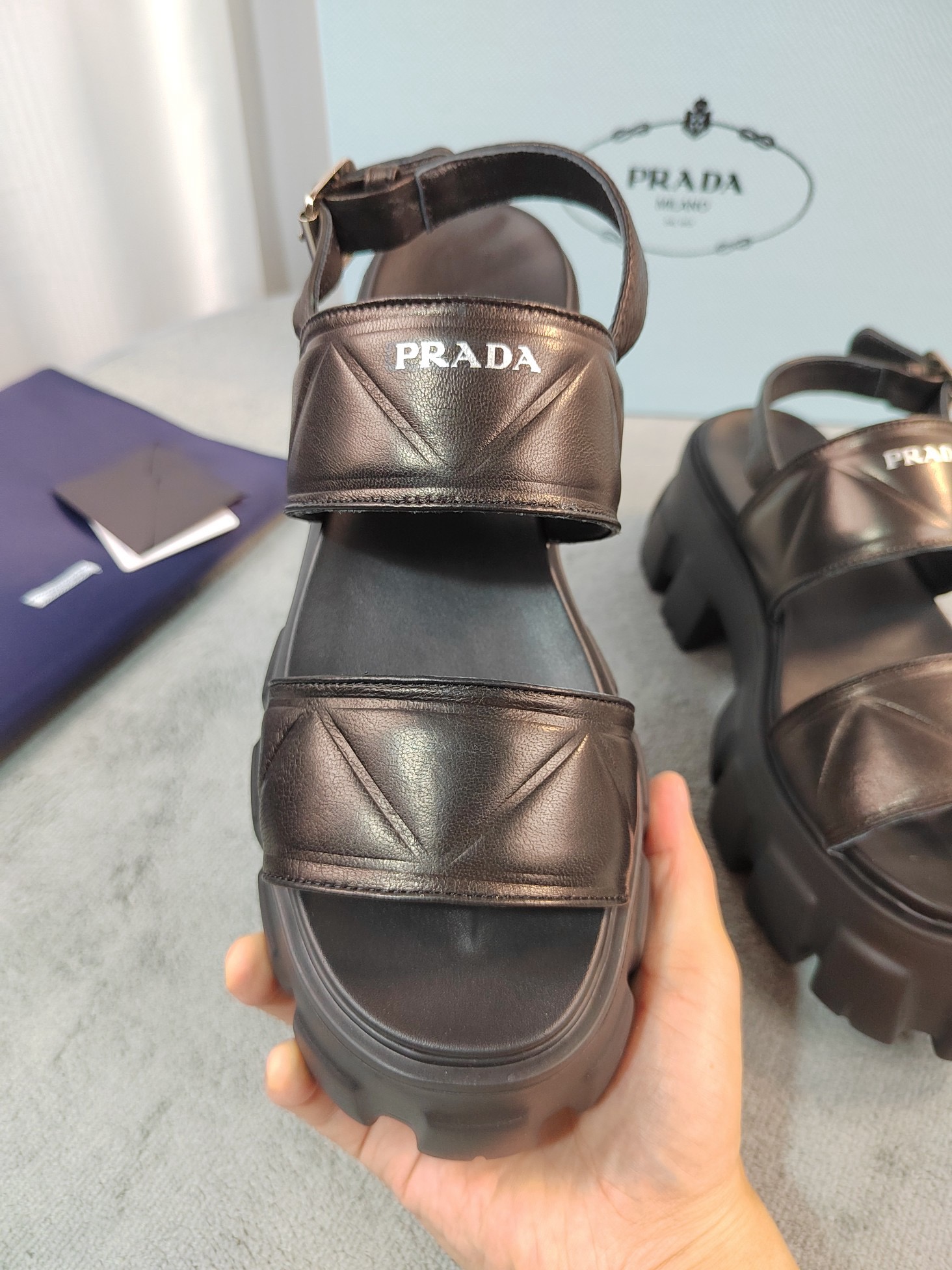 Women Top Quality P*rada shoes