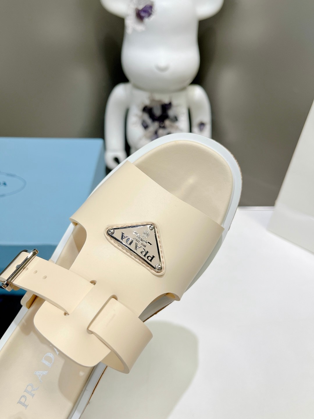 Women Top Quality P*rada shoes