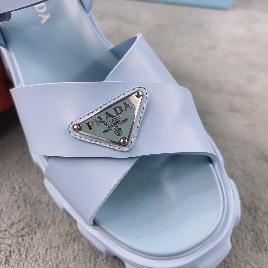 Women Top Quality P*rada shoes