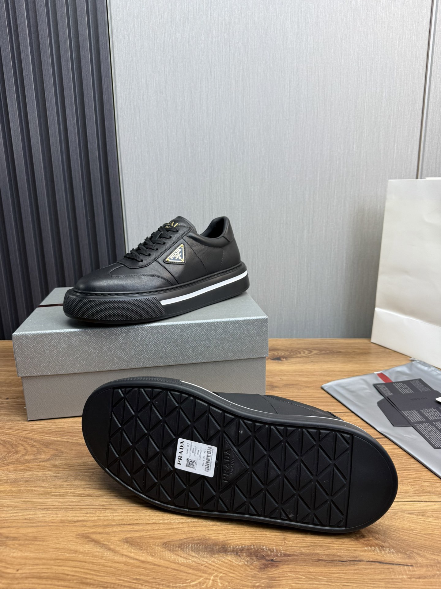 Women Men Top Quality P*rada shoes