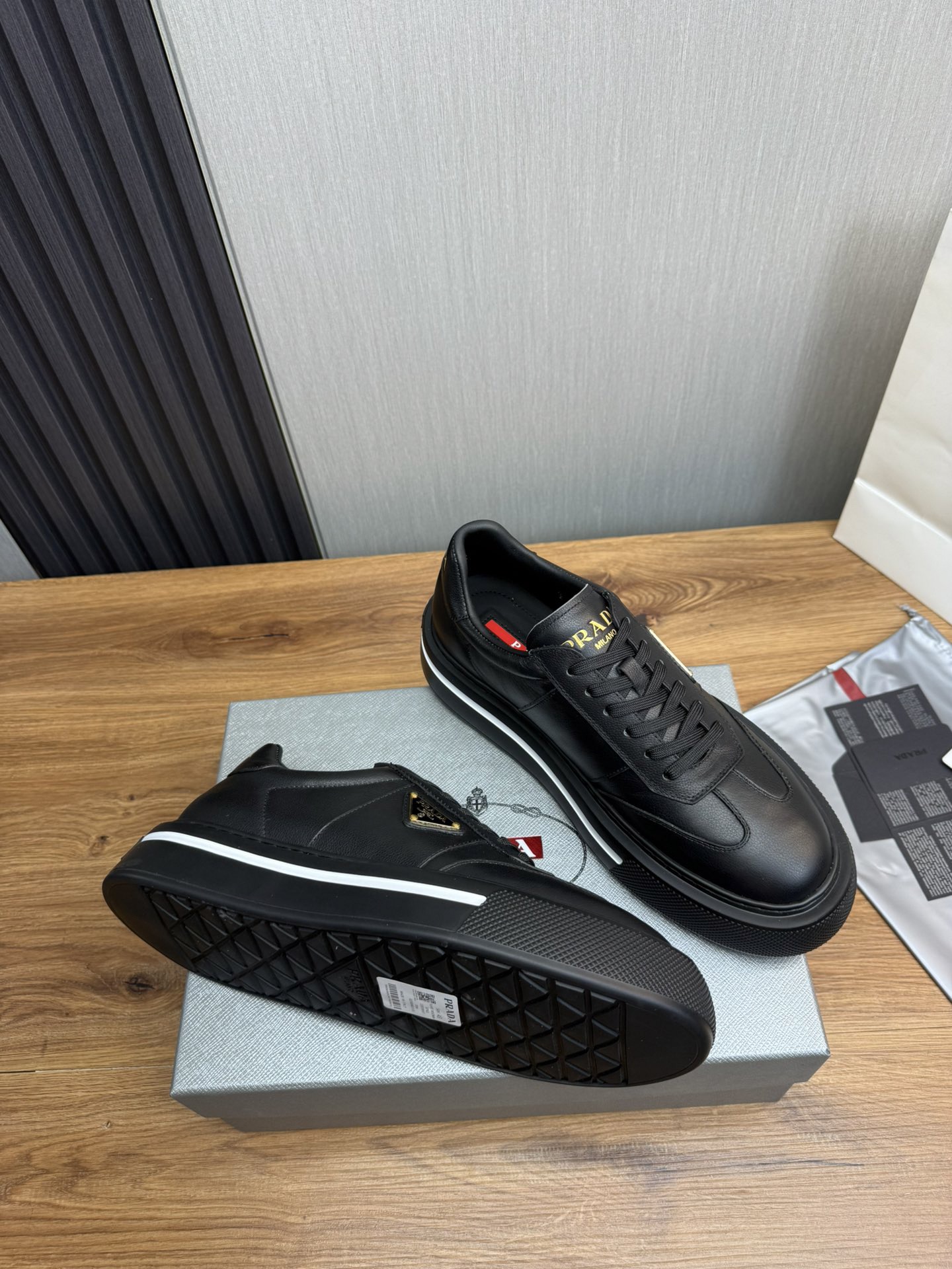 Women Men Top Quality P*rada shoes