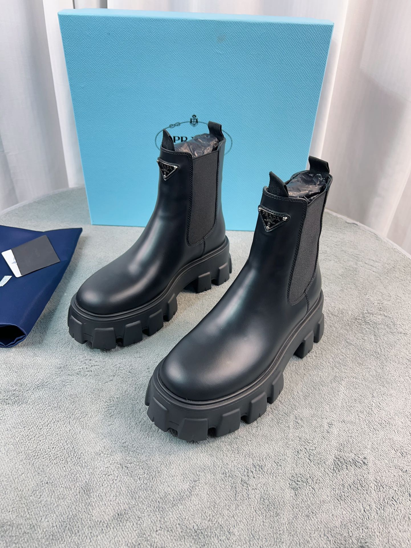 Women Men Top Quality P*rada shoes